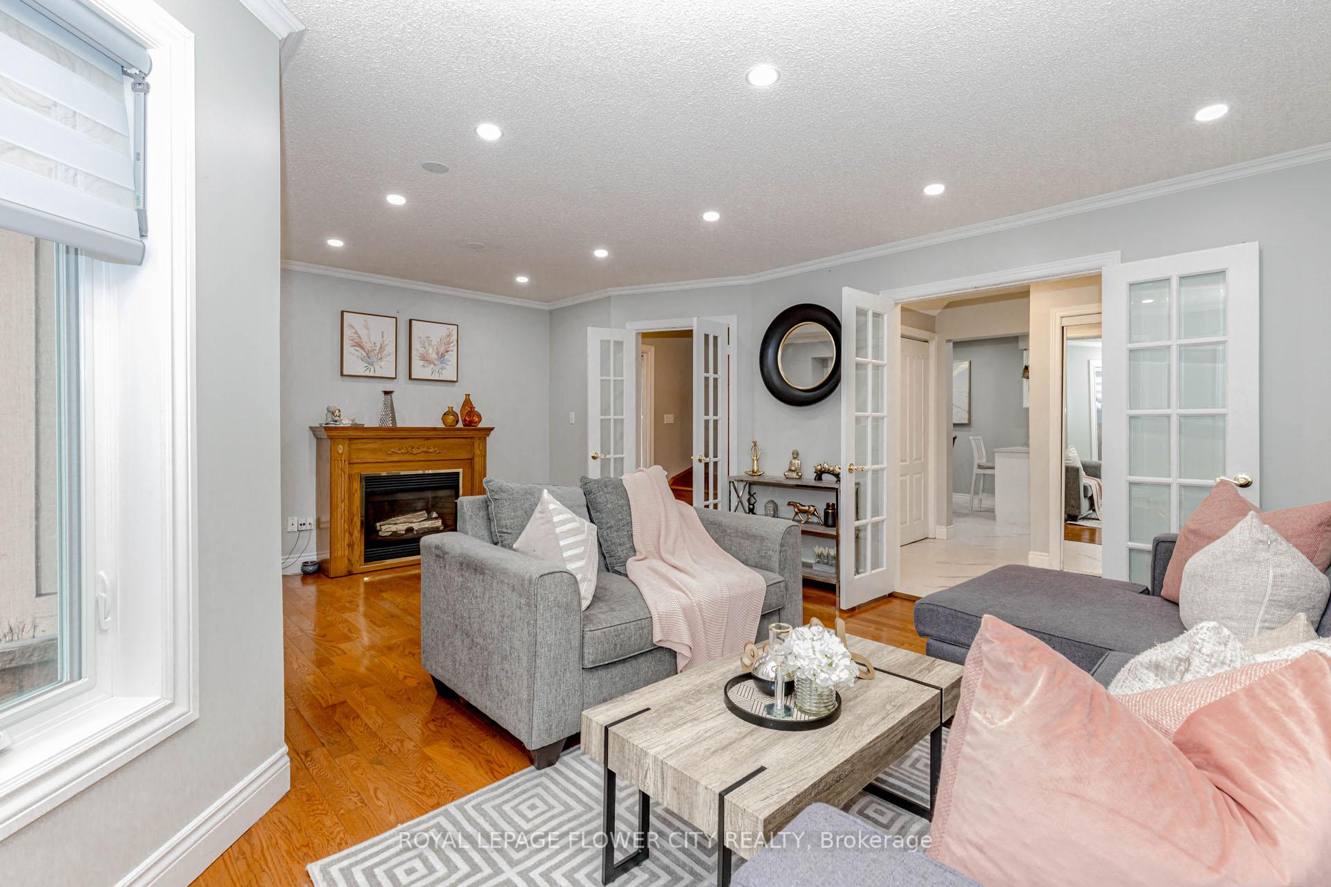 194 Pressed Brick Drive, Brampton, ON L6V 4K7