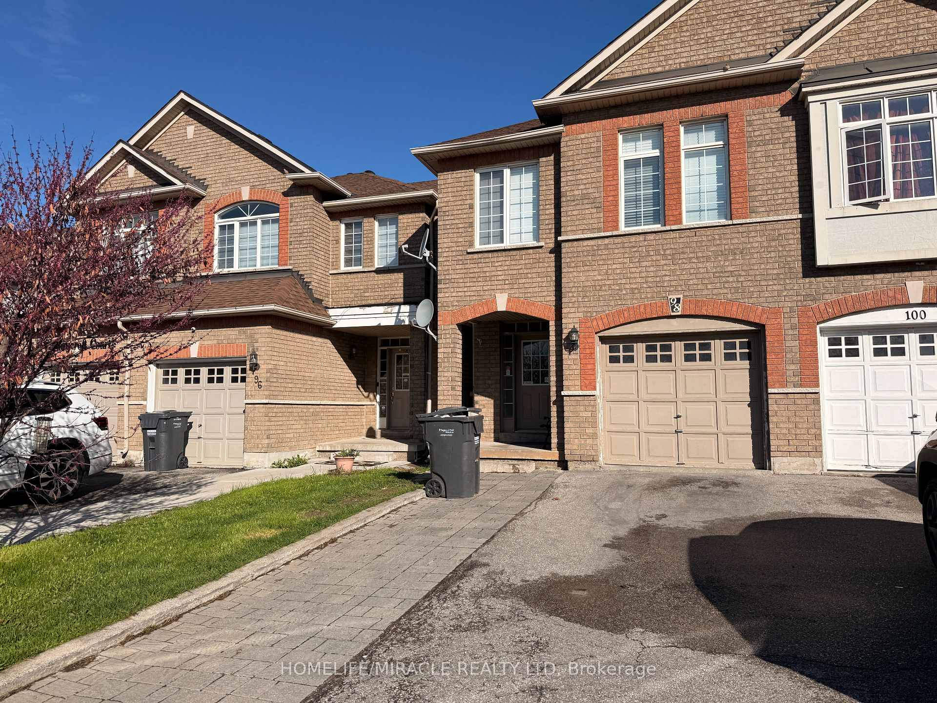 98 Marycroft (Upper) Court, Brampton, ON L7A 2G4