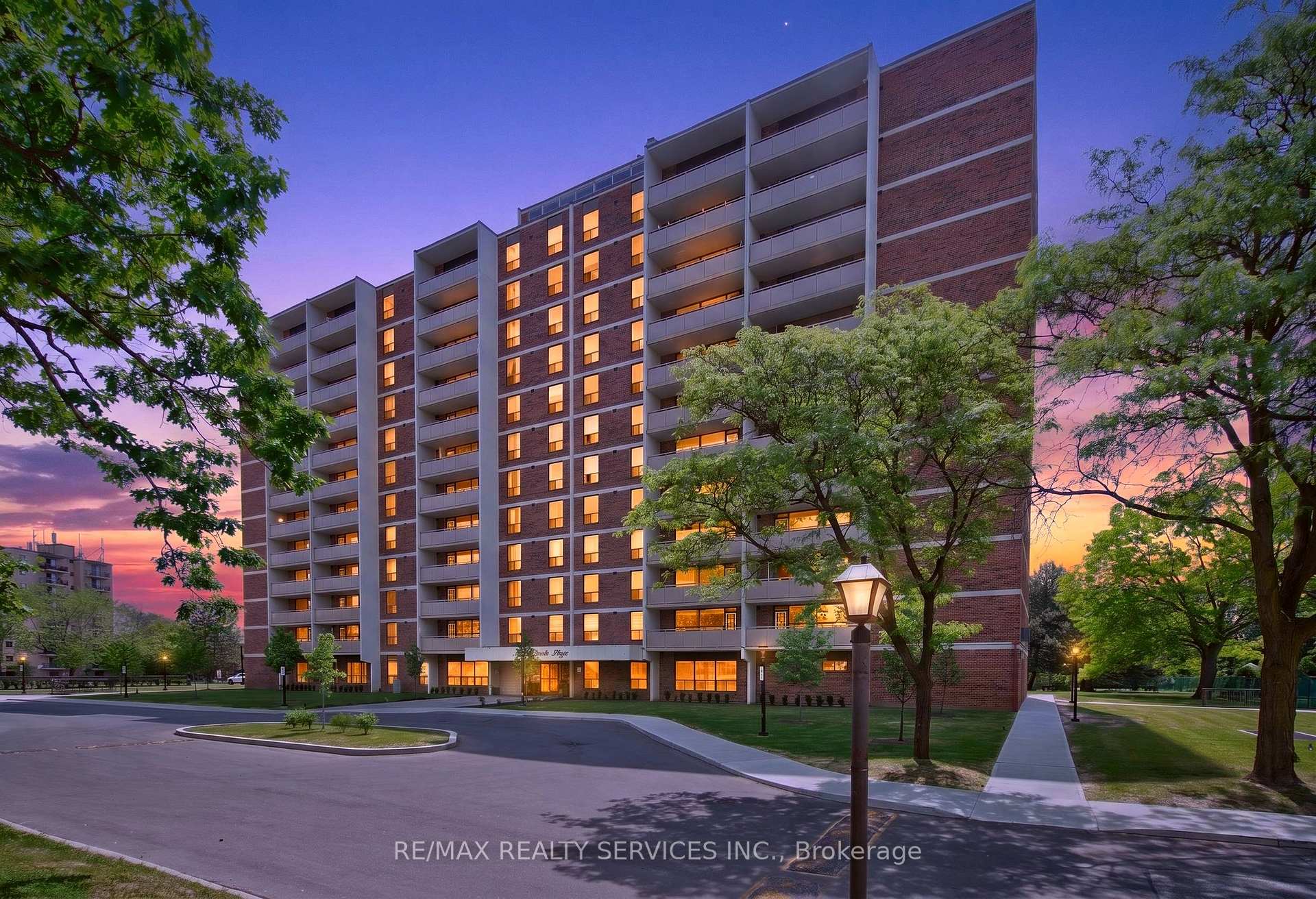 3120 Kirwin Avenue 210, Mississauga, ON L5A 3R2