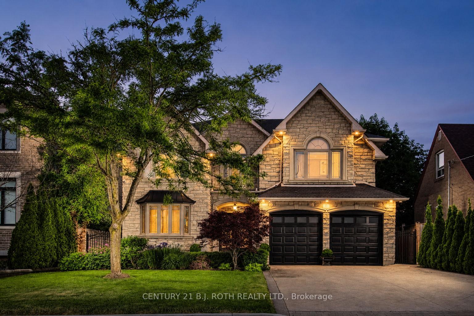 20 Creston Road, Toronto W04, ON M6A 1J1