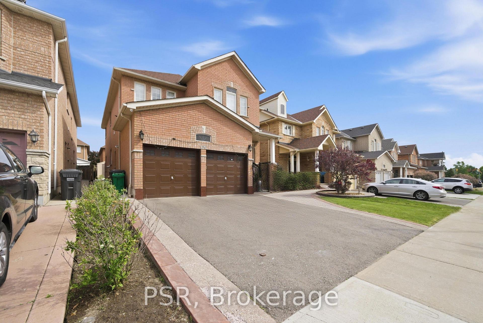 426 Arrowsmith Drive Lower, Mississauga, ON L5W 1V2
