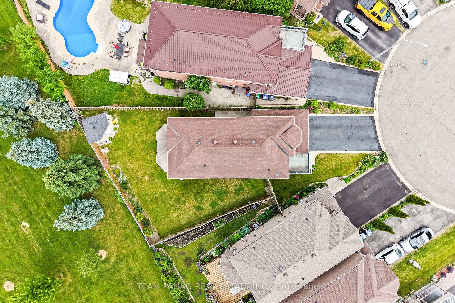 12 Stirrup Court, Brampton, ON L6X 4Y1