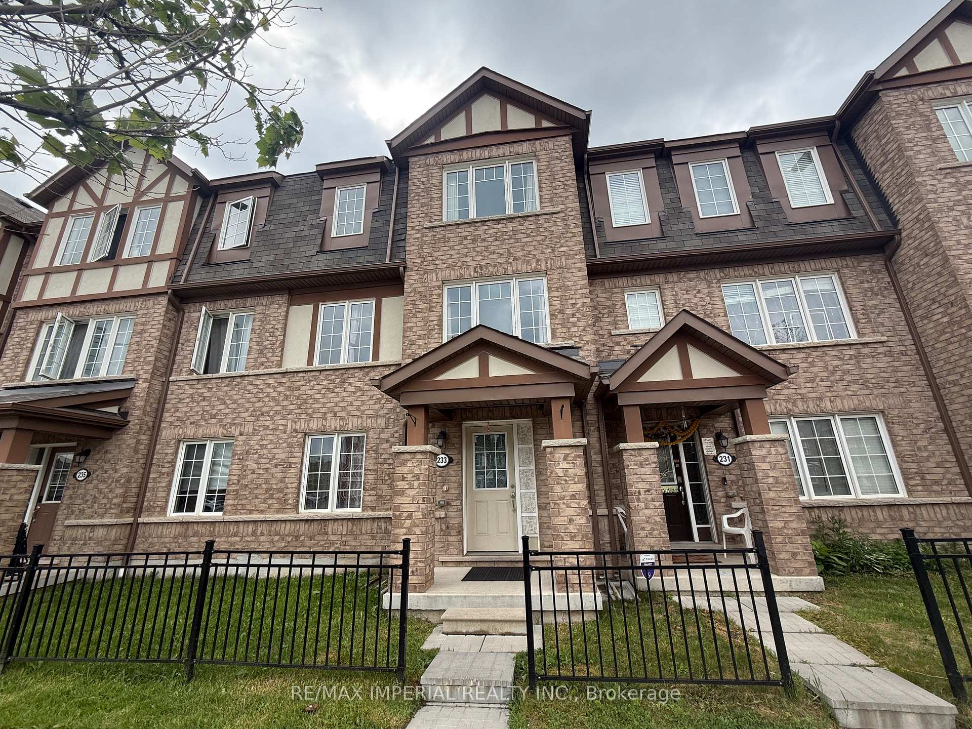 233 Remembrance Drive, Brampton, ON L7A 0A8
