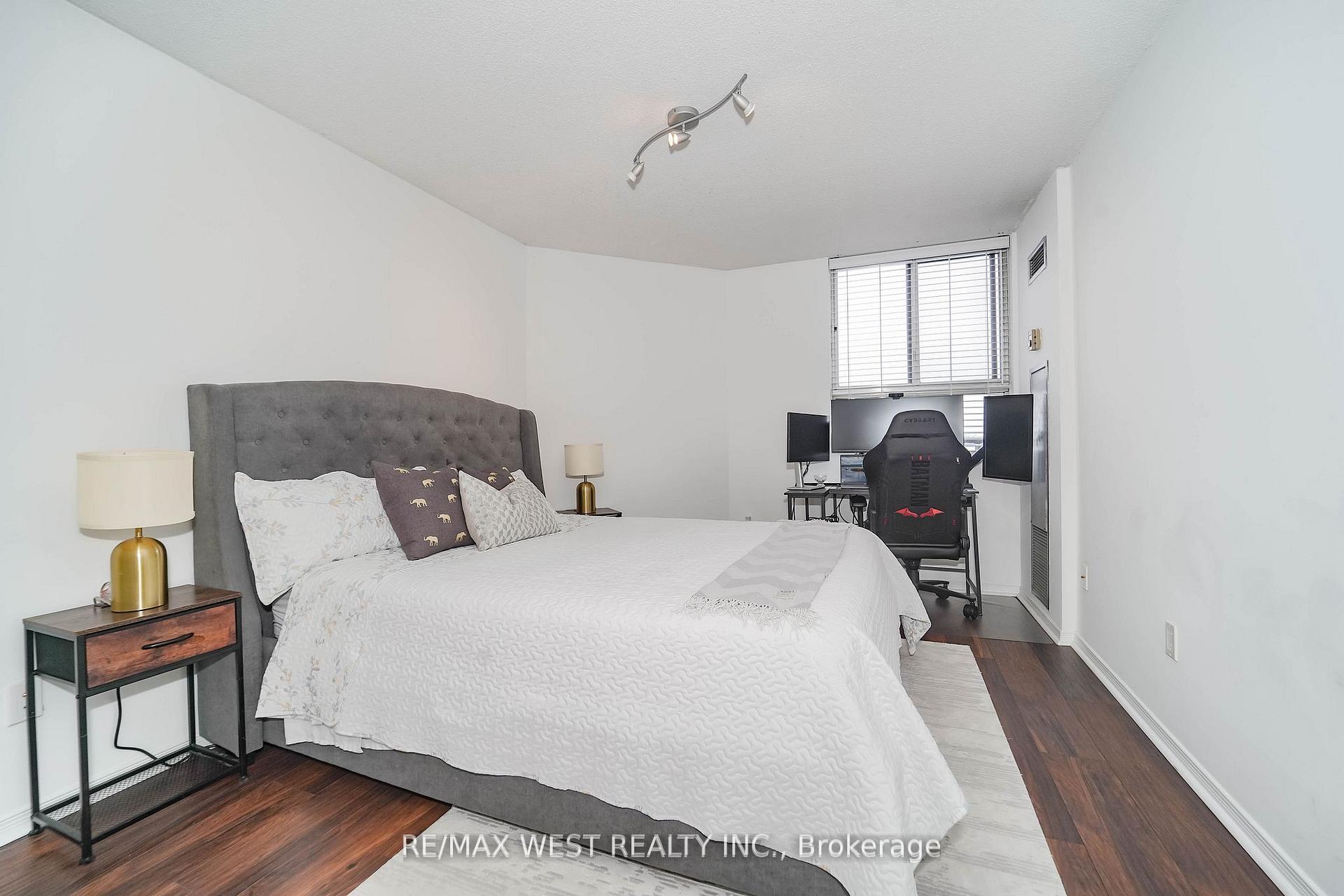234 Albion Road PH10, Toronto W10 — photo 5 of 5