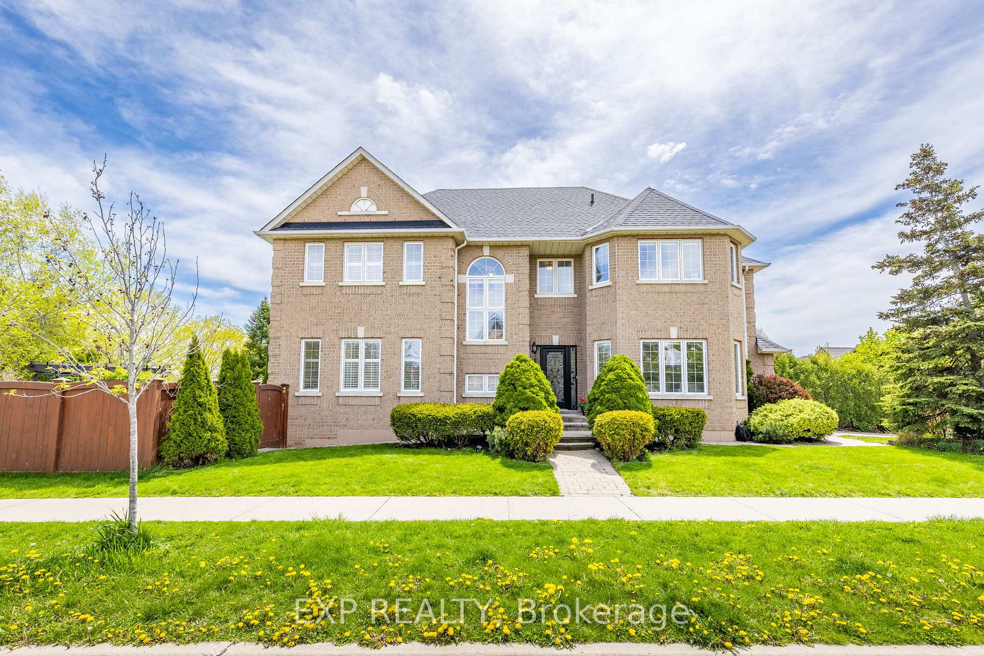 2137 Frontier Drive, Oakville, ON L6M 3S3