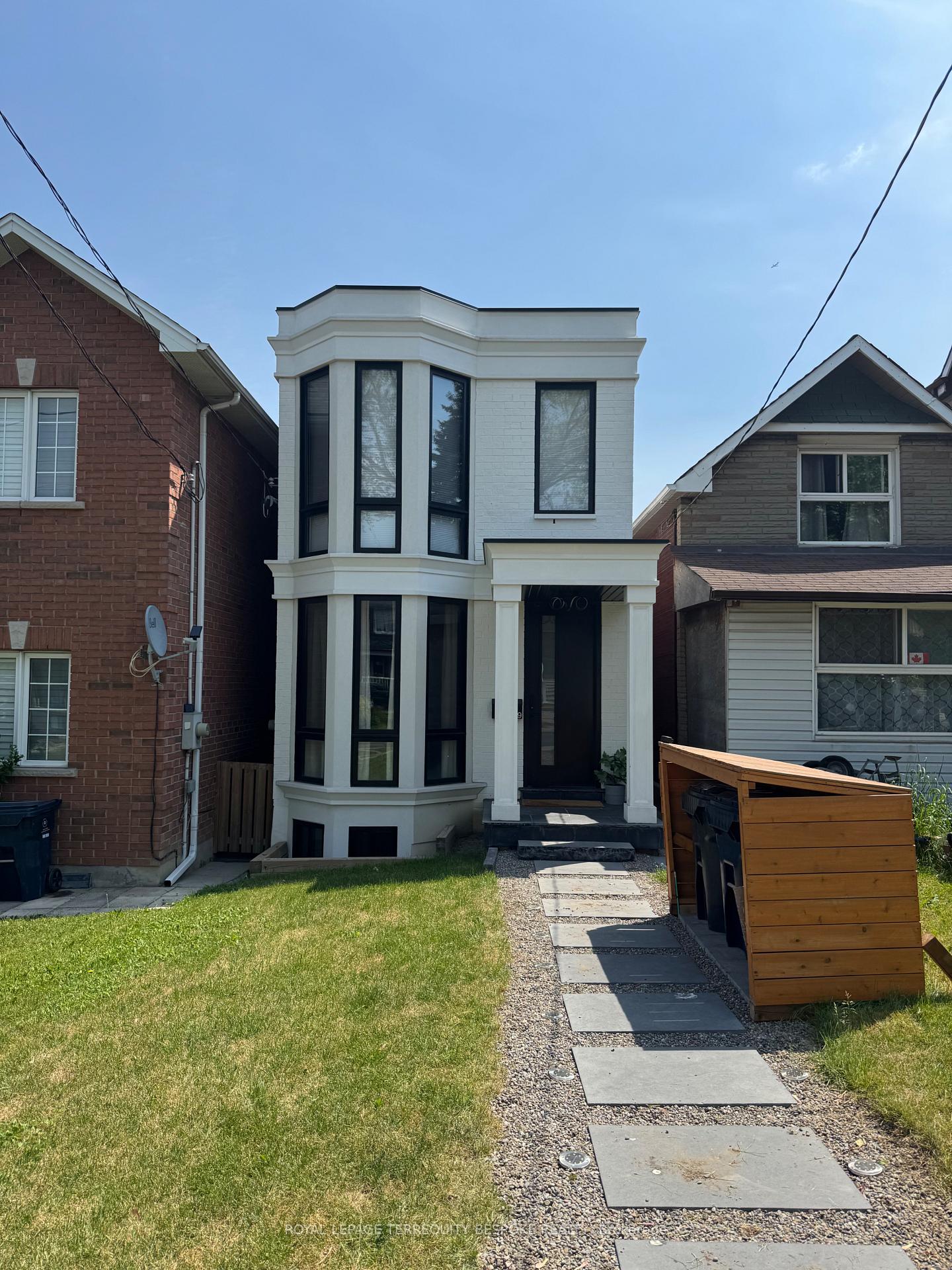 229 Caledonia Road lower, Toronto W03, ON M6E 4T2