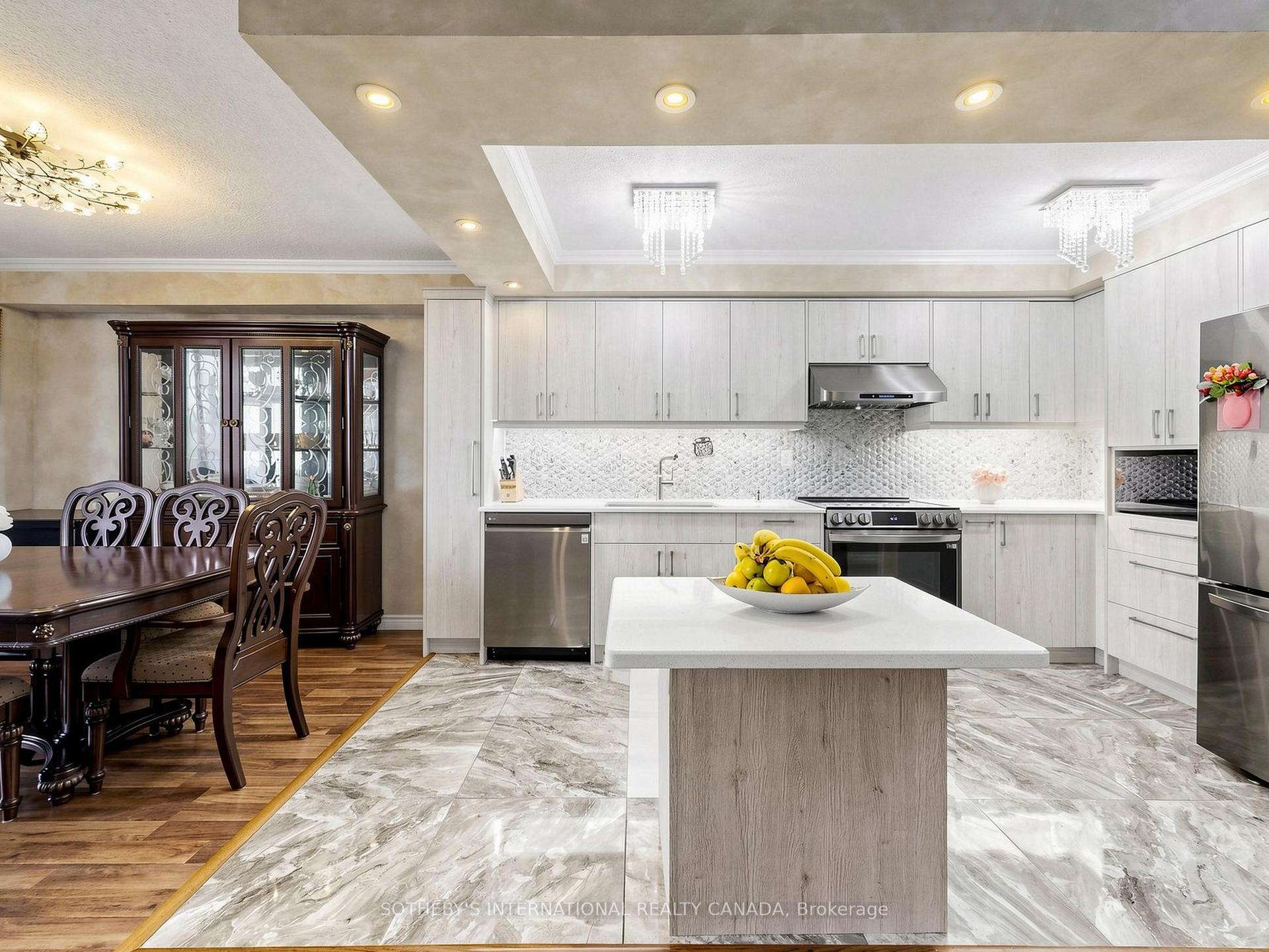 135 Marlee Avenue 403, Toronto W04, ON M6B 4C6