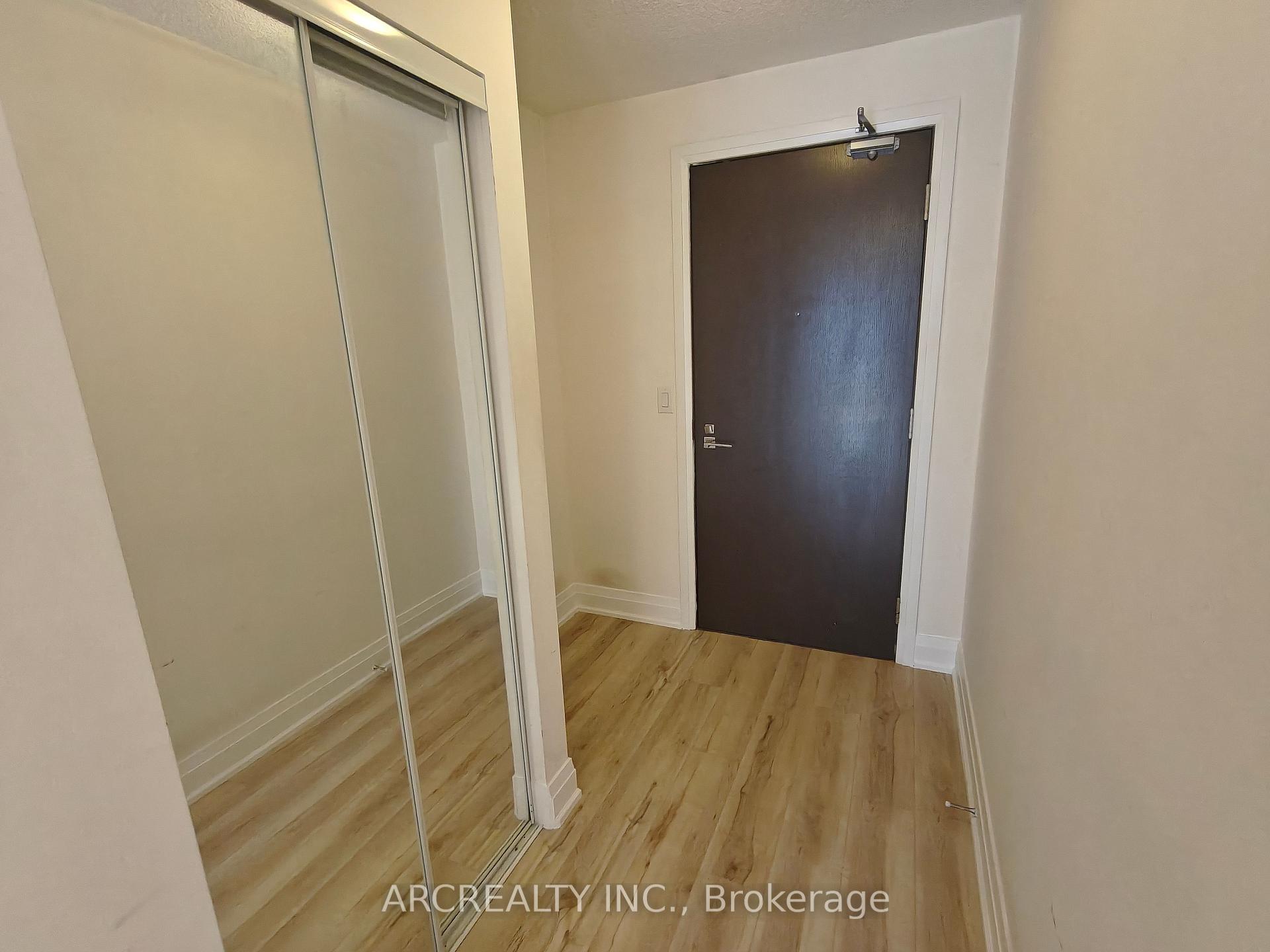 1 De Boers Drive 716, Toronto W05, ON M3J 0G6