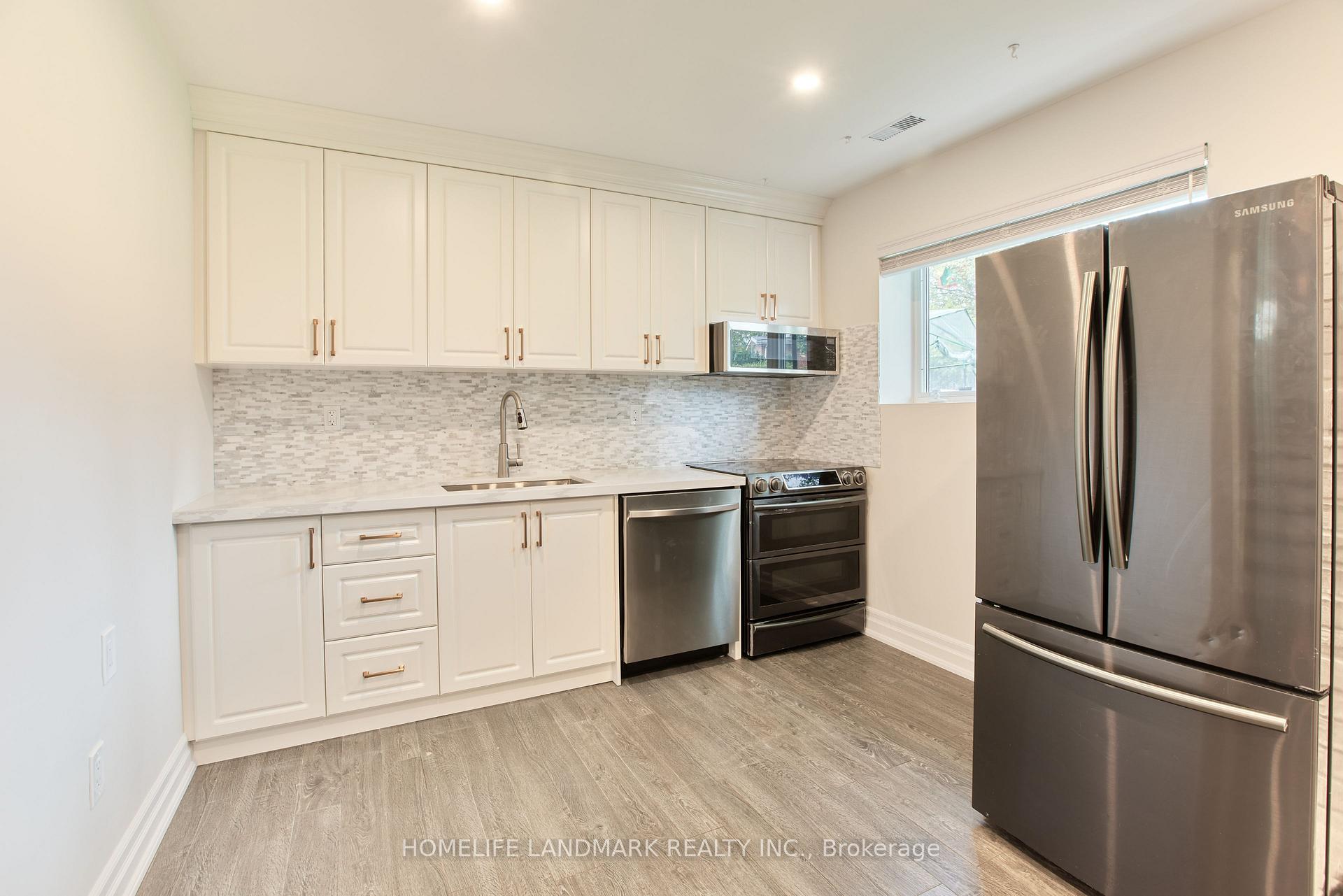 21 Robinglade Drive Lower, Toronto W08, ON M9B 2P9