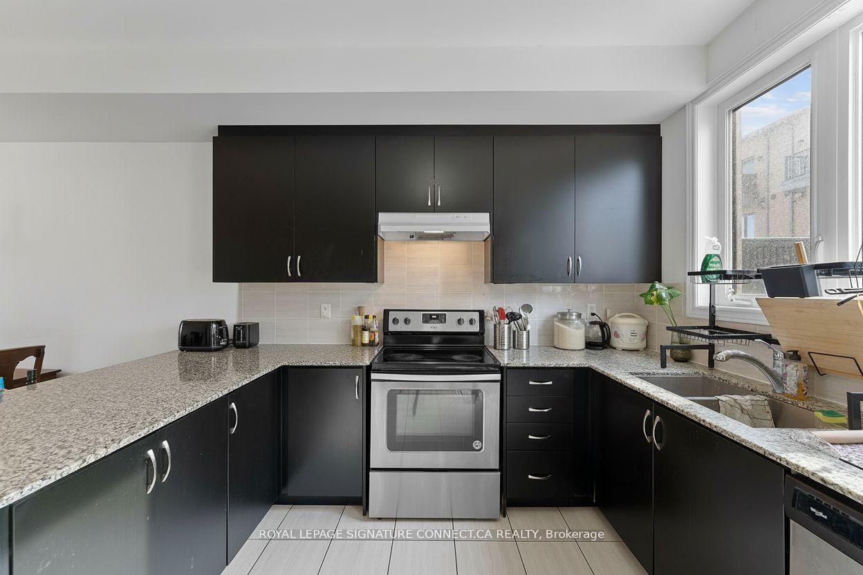 399 The Westway Way, Toronto W09 — photo 2 of 5