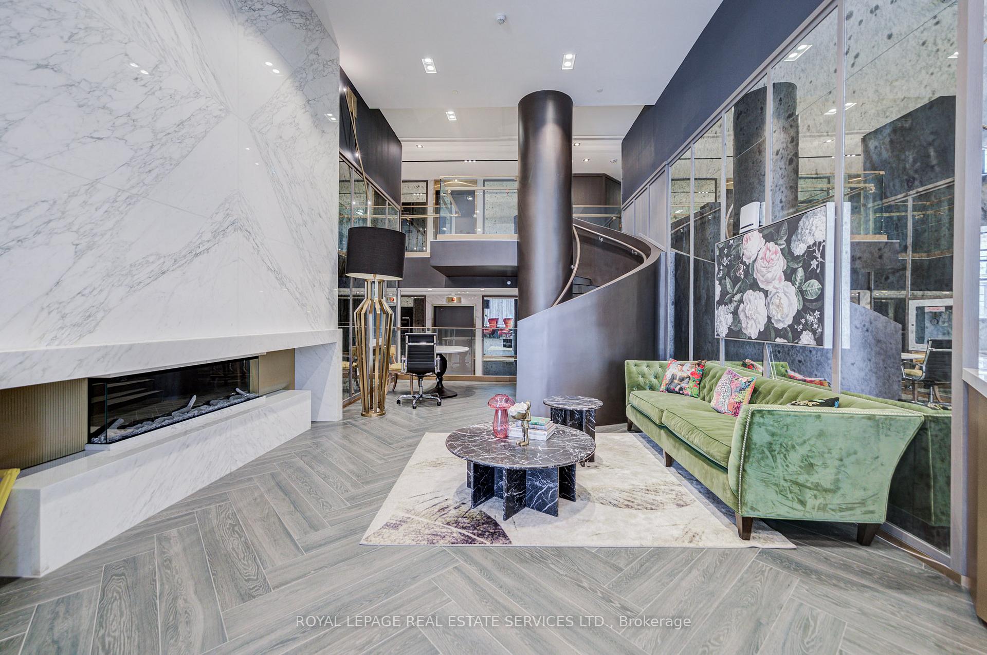 395 Dundas Street W 822, Oakville, ON L6M 5R8