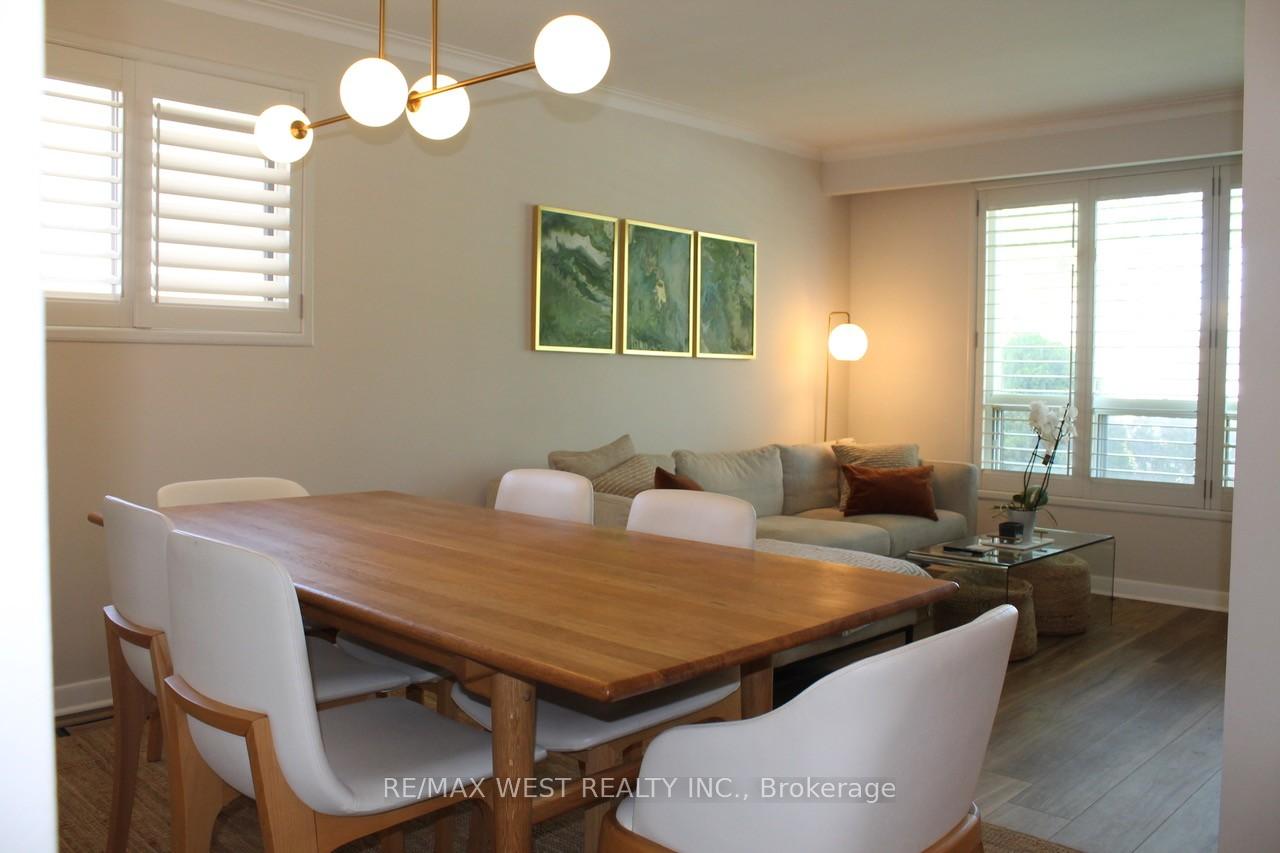 11 Fletcher Place Main, Toronto W09 — photo 4 of 5