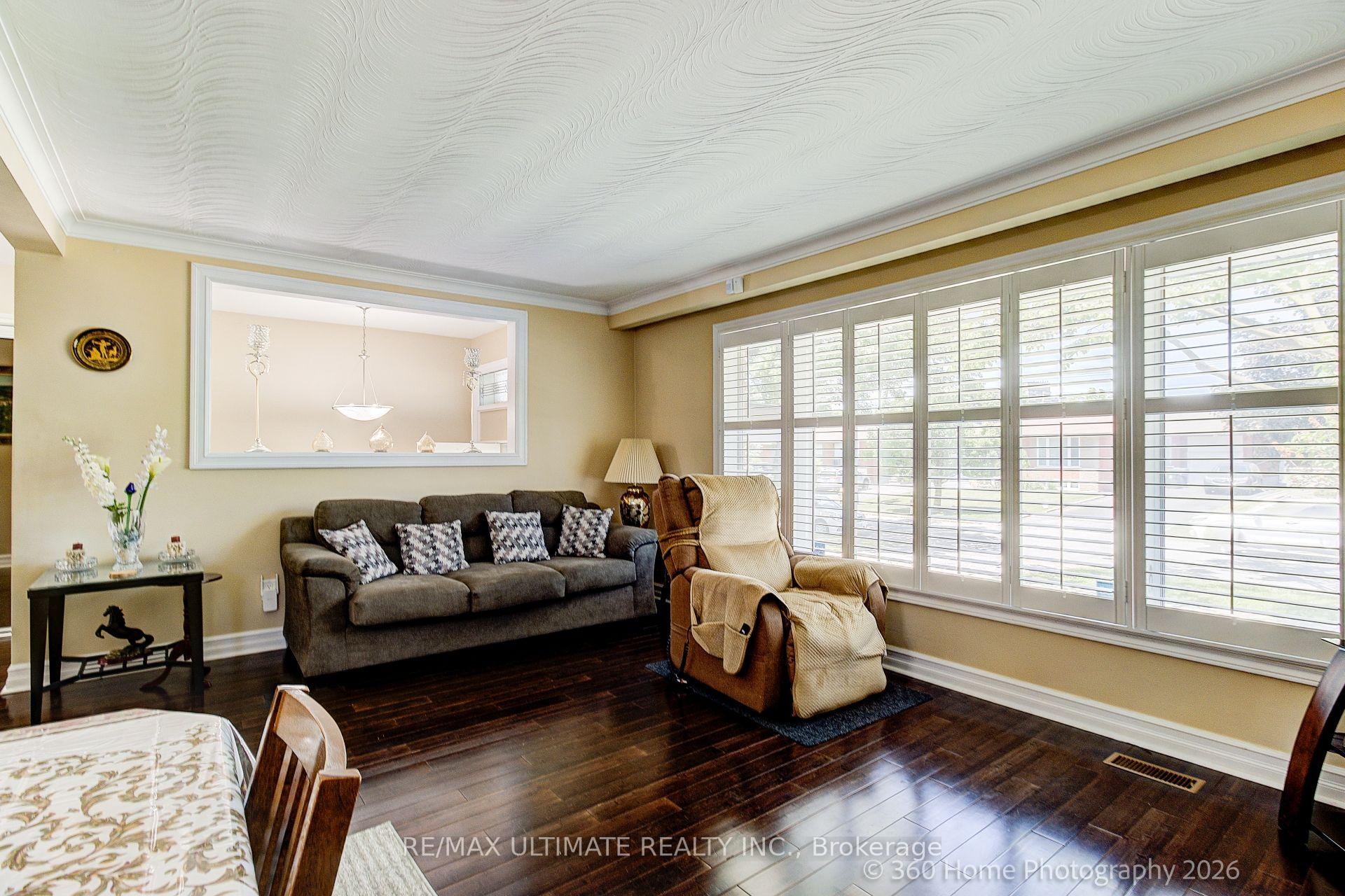 53 Poynter Drive, Toronto W09 — photo 5 of 5