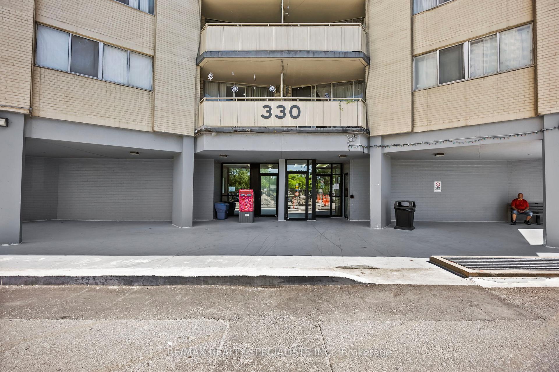 330 Dixon Road 1205, Toronto W09 — photo 2 of 5