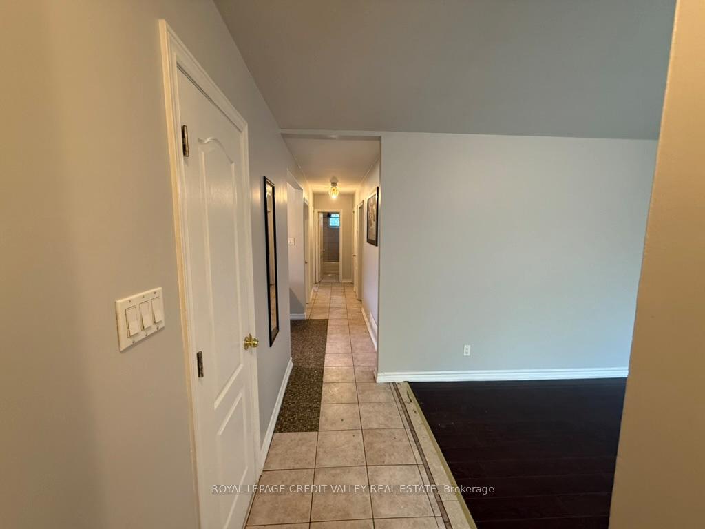116 Taysham Crescent, Toronto W10 — photo 3 of 5