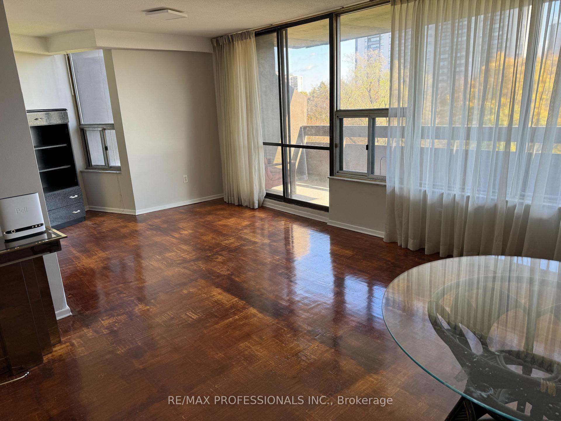 11 Wincott Drive 602, Toronto W09, ON M9R 2R9 — Toronto W09, Ontario