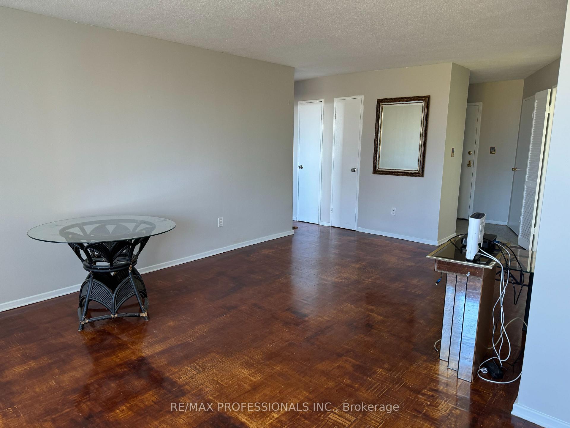 11 Wincott Drive 602, Toronto W09 — photo 2 of 5
