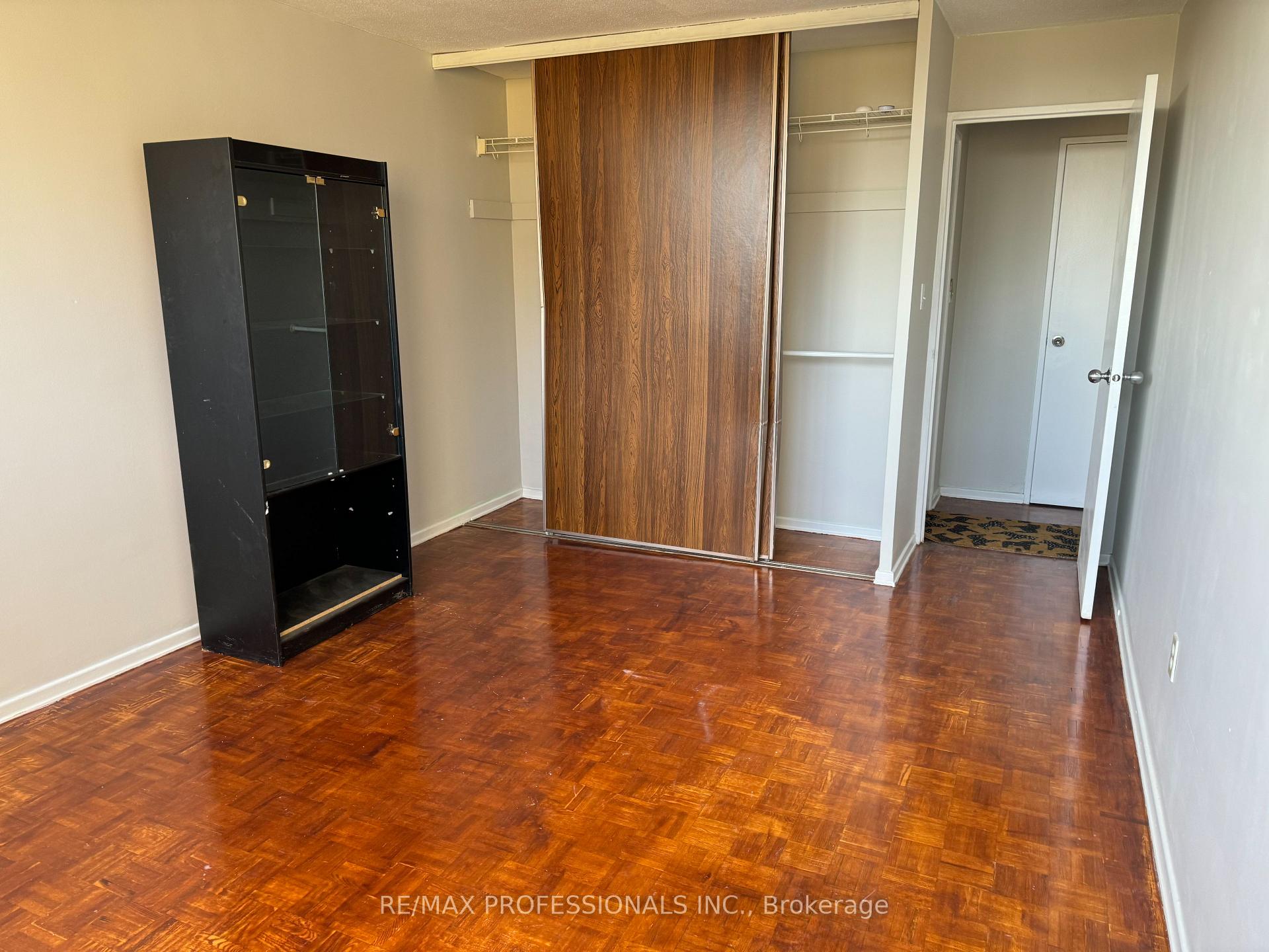 11 Wincott Drive 602, Toronto W09 — photo 5 of 5
