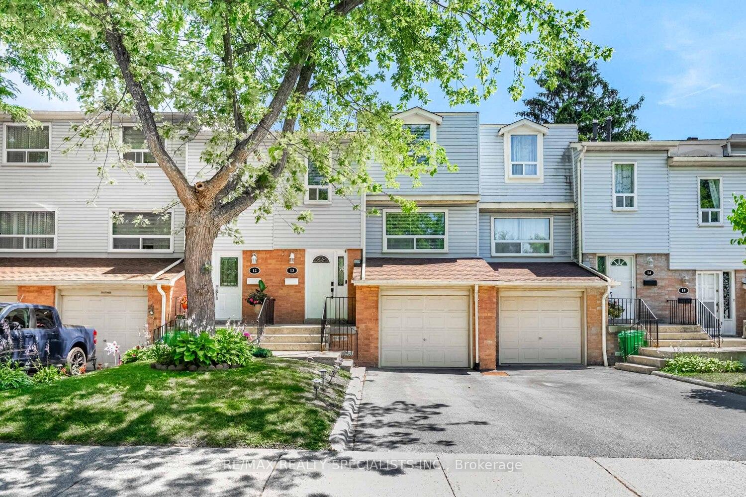 1055 Shawnmarr Road 13, Mississauga, ON L5H 3V2