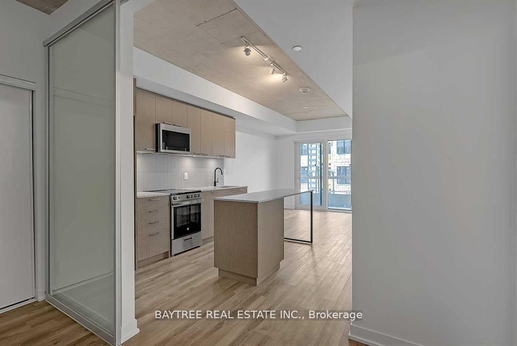 1808 St Clair Avenue W 201, Toronto W03, ON M6N 0C1