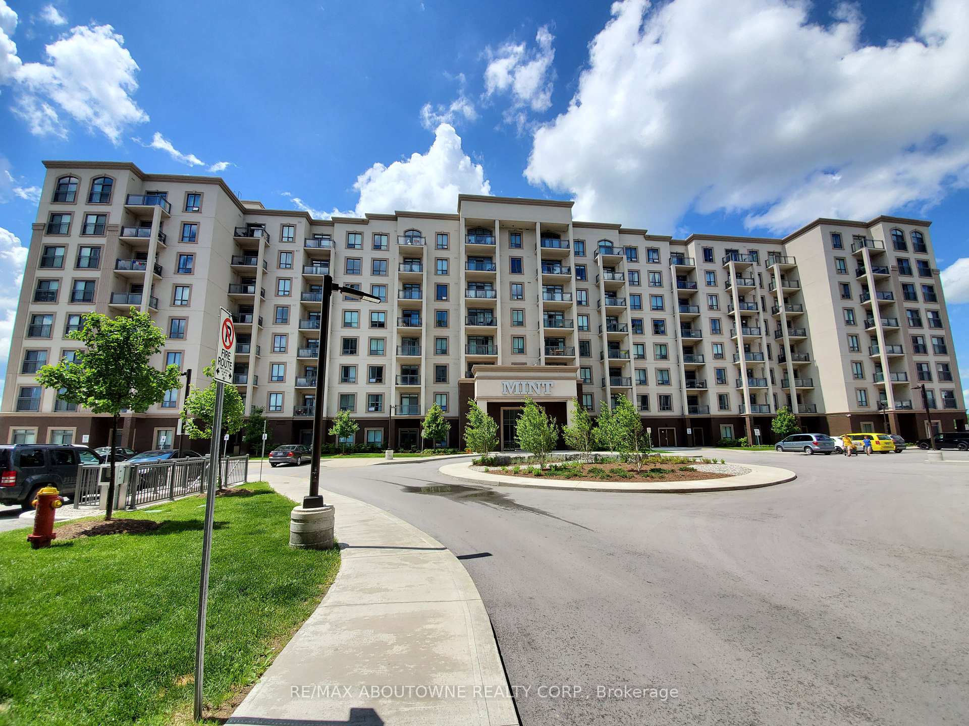 2490 OLD BRONTE Road 205, Oakville, ON L6M 0Y5