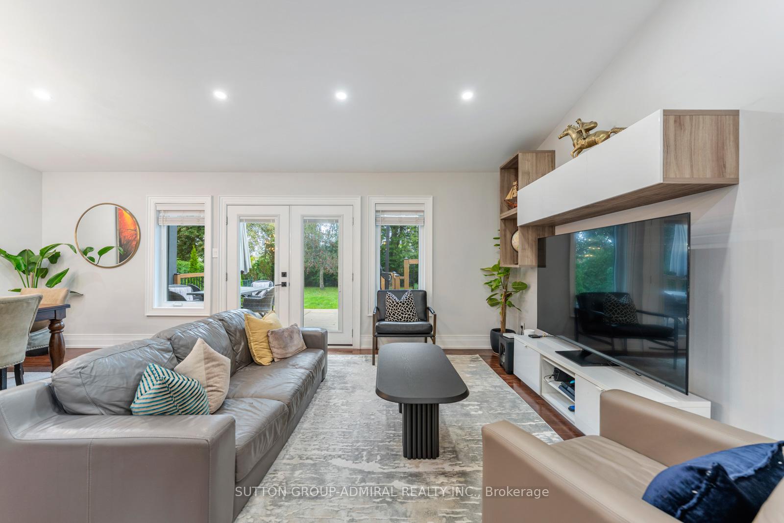 41 Waterford Drive, Toronto W09 — photo 3 of 5