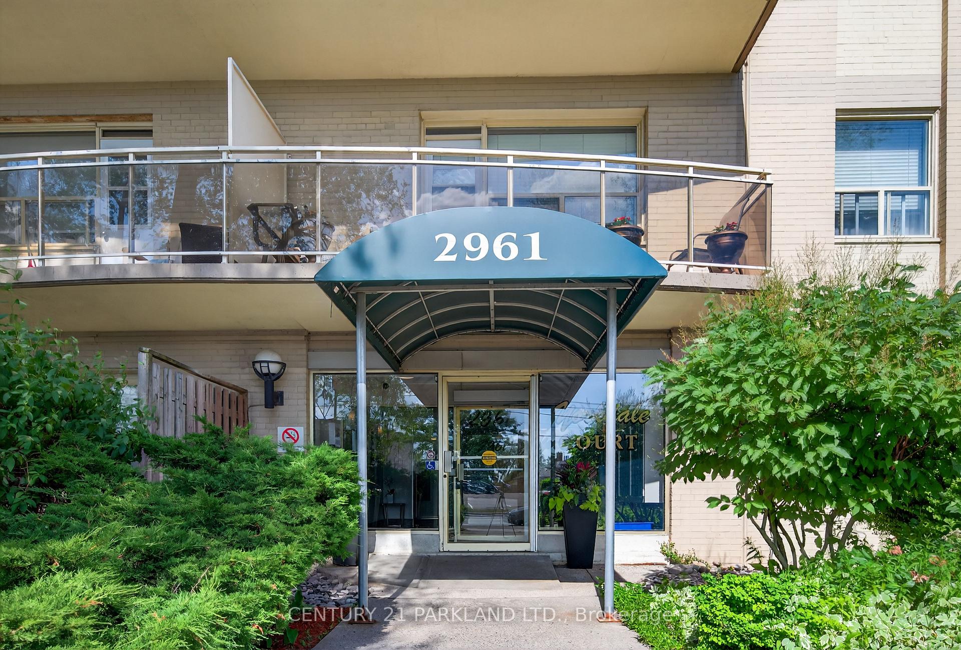 2961 Dufferin Street 202, Toronto W04, ON M6B 3T2