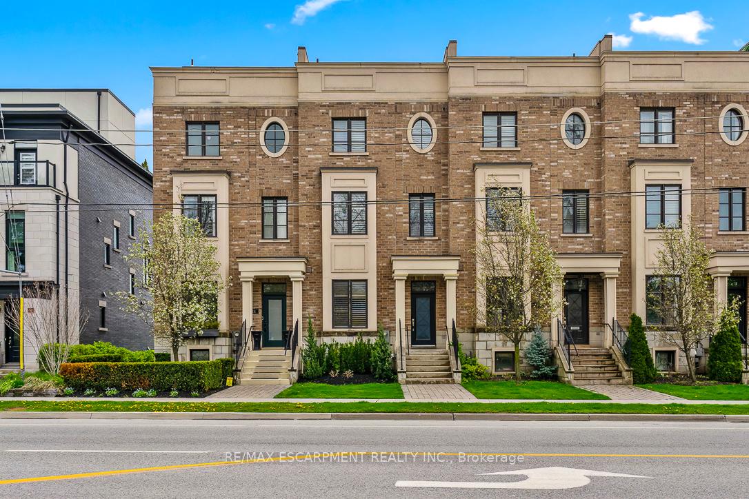 216 Rebecca Street, Oakville, ON L6K 1J9