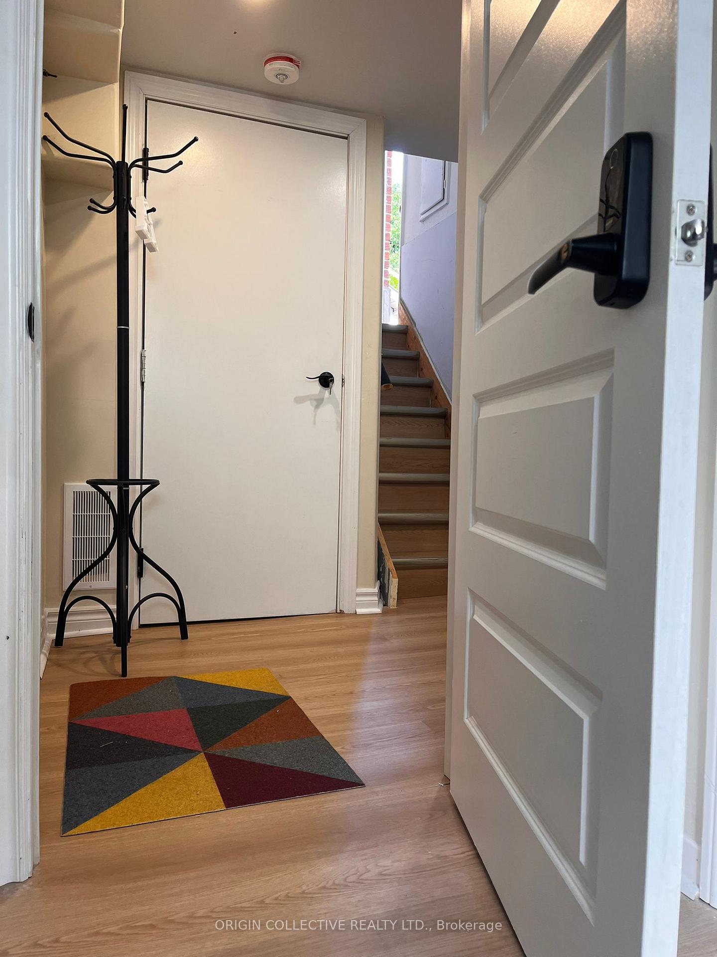 280 Thirtieth Street Basement 2, Toronto W06, ON M8W 3E3