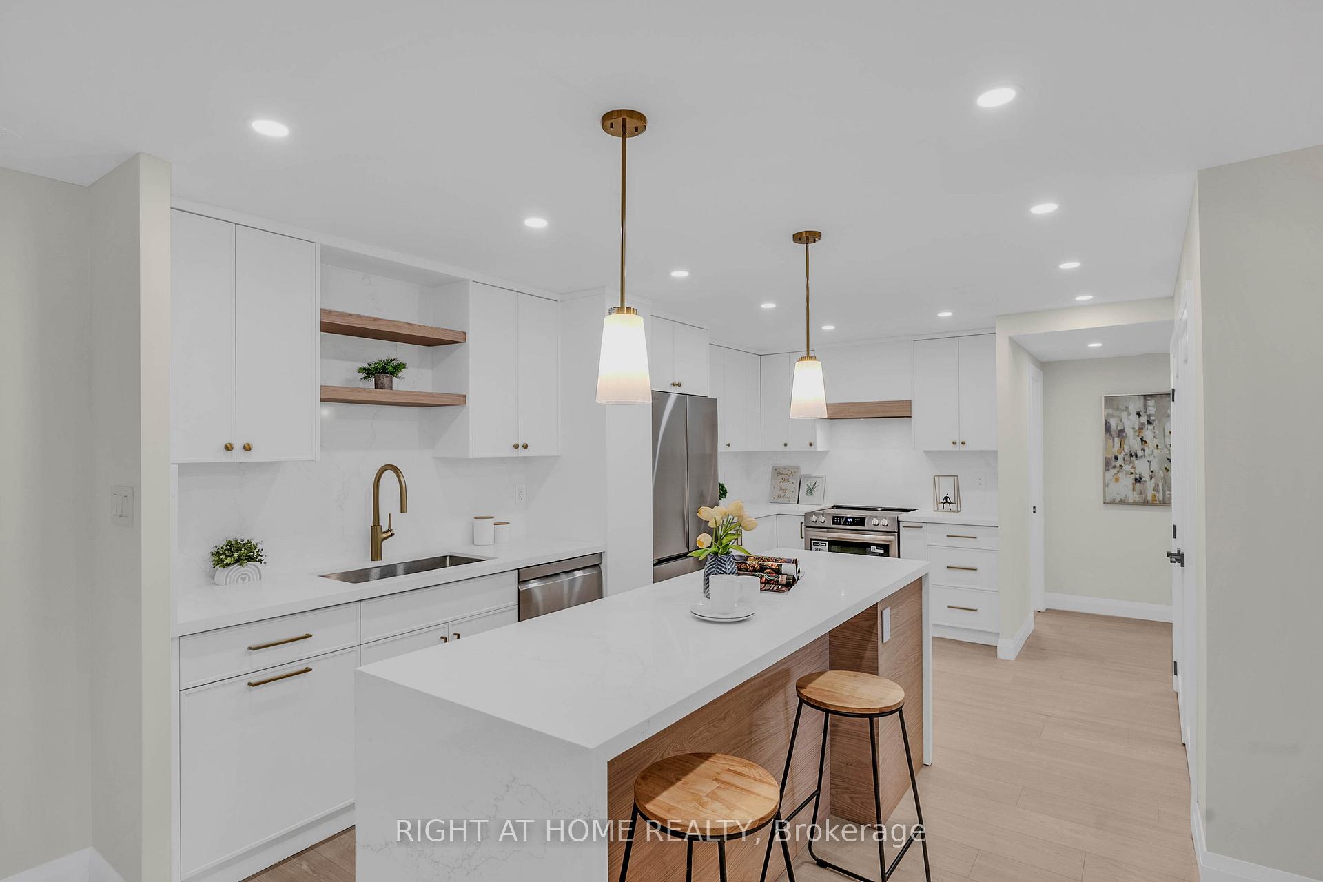 812 Burnhamthorpe Road 609, Toronto W08, ON M9C 4W1