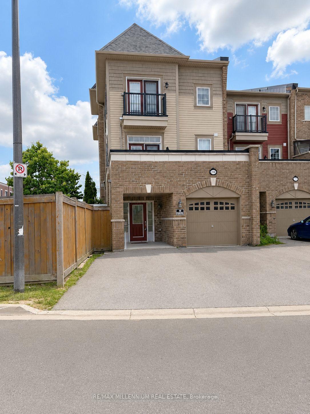 218 Dougall Avenue, Caledon, ON L7C 3T6