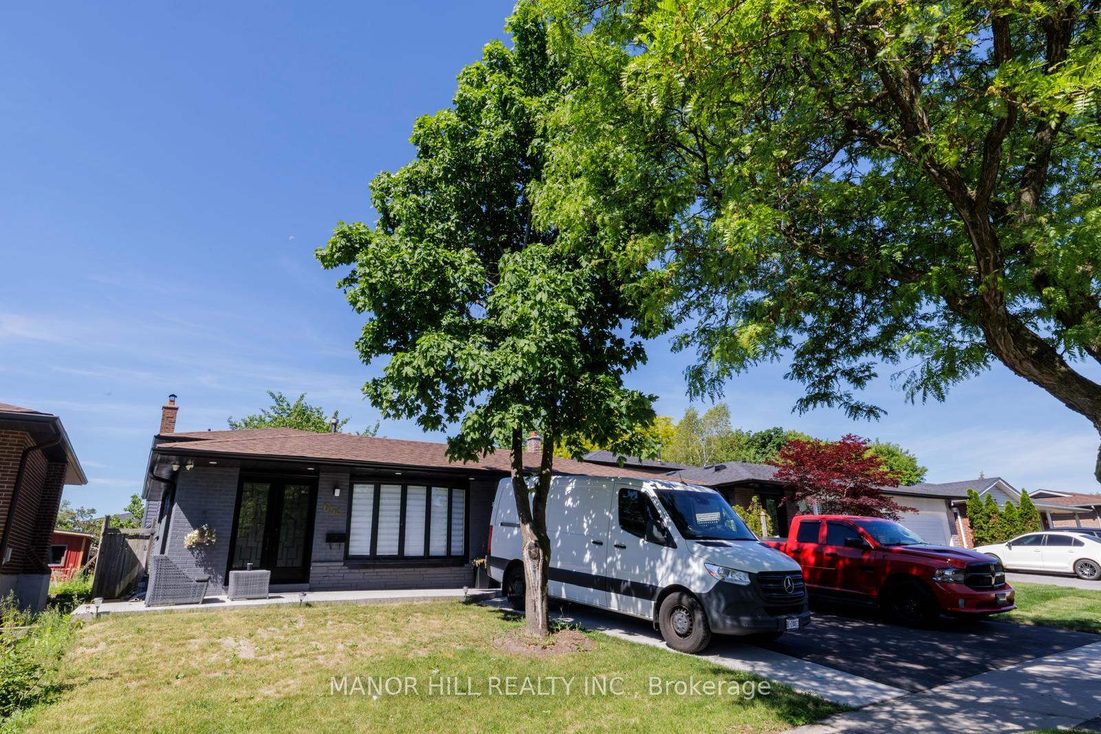 654 Eaglemount Crescent, Mississauga, ON L5C 1N9