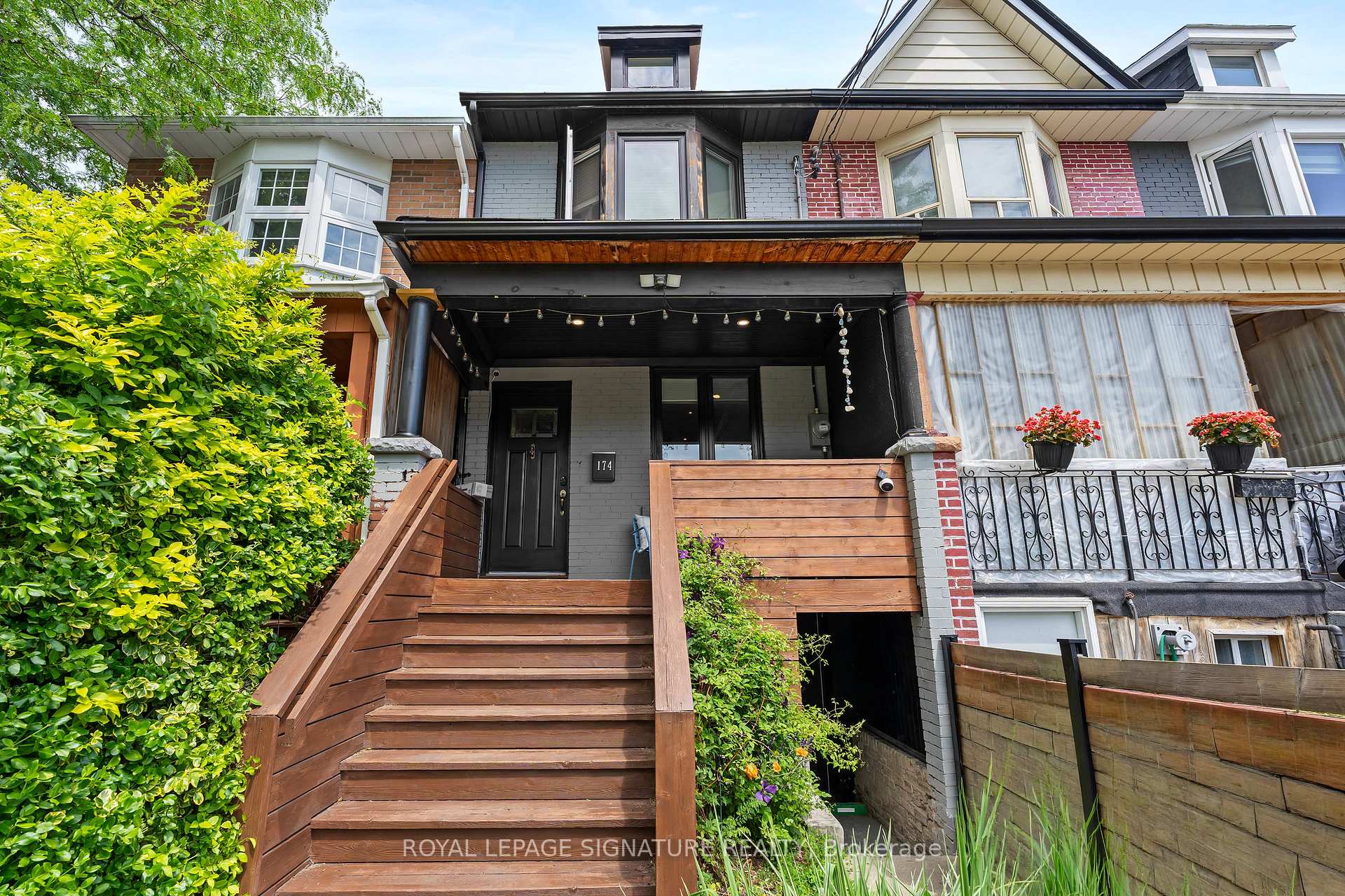 174 Yarmouth Road, Toronto W02, ON M6G 1X4