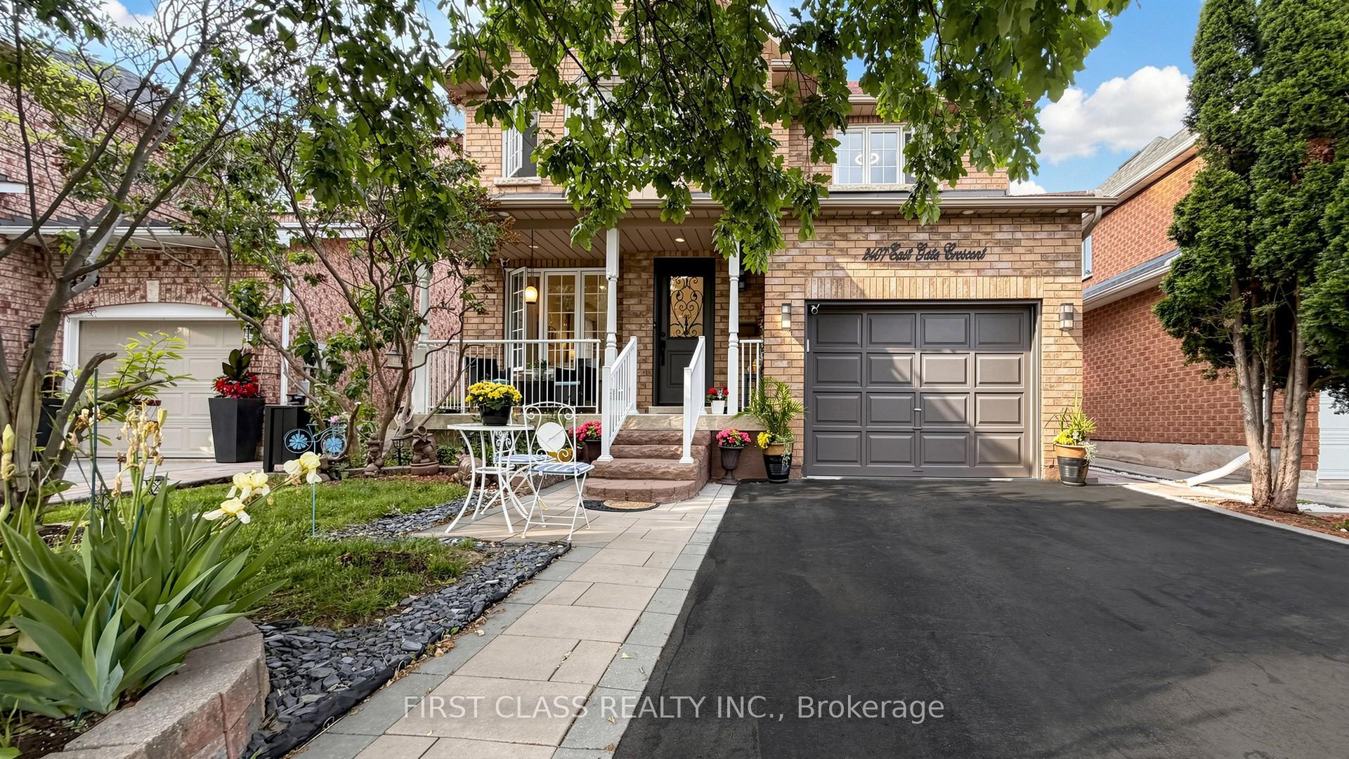 2407 East Gate Crescent, Oakville, ON L6H 6L1