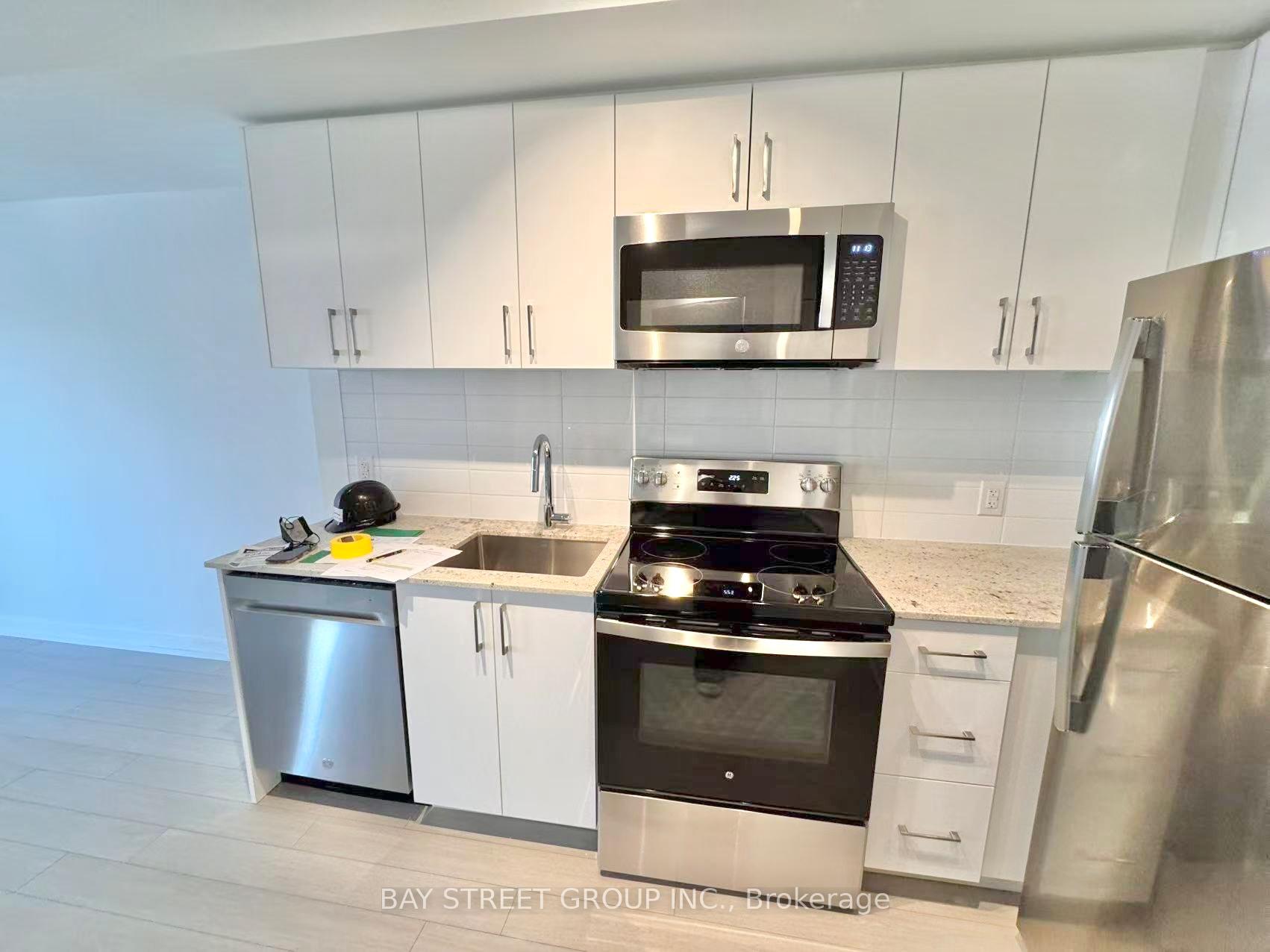 4010 Eglinton Avenue W 205, Toronto W09 — photo 5 of 5