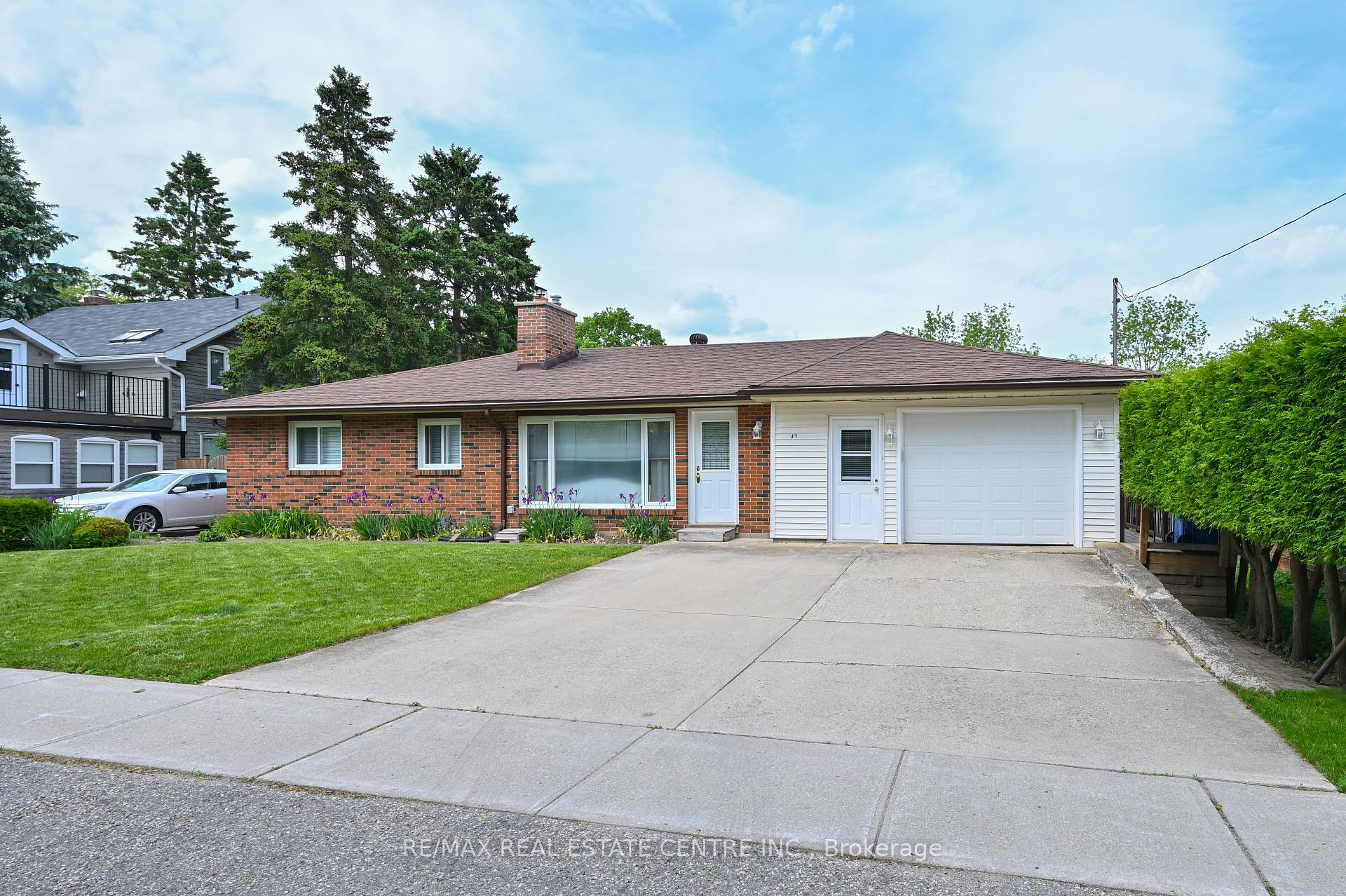 37 Margaret Street E, Orangeville, ON L9W 2N5