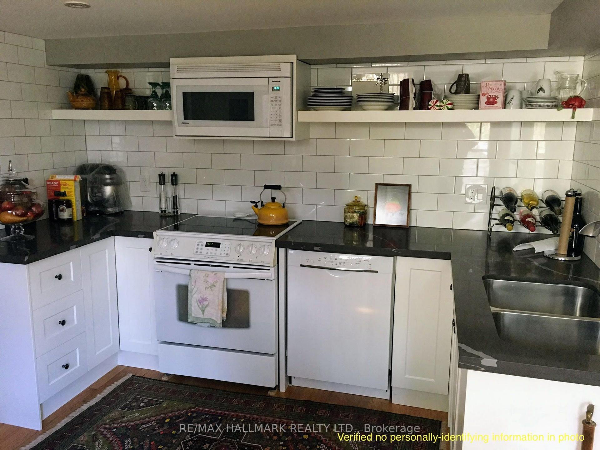 306A Clendenan Avenue A, Toronto W02, ON M6P 2X3