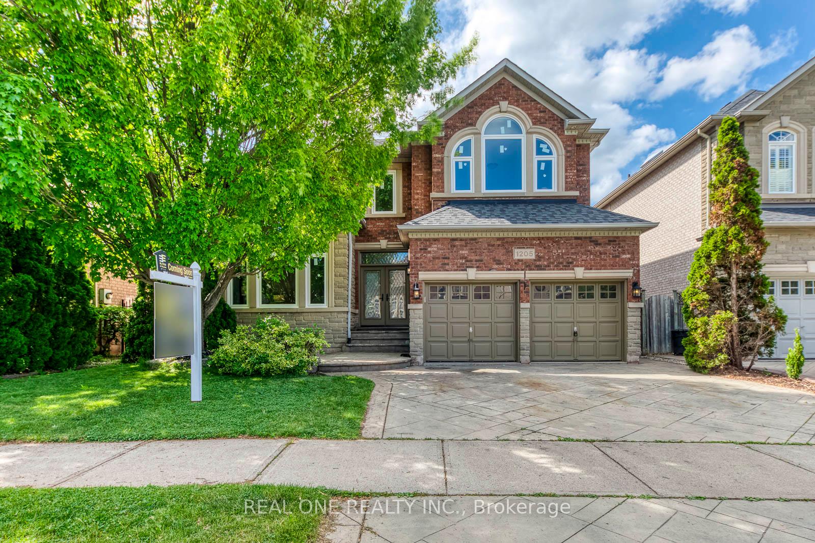 1205 Lindenrock Drive, Oakville, ON L6H 6T5