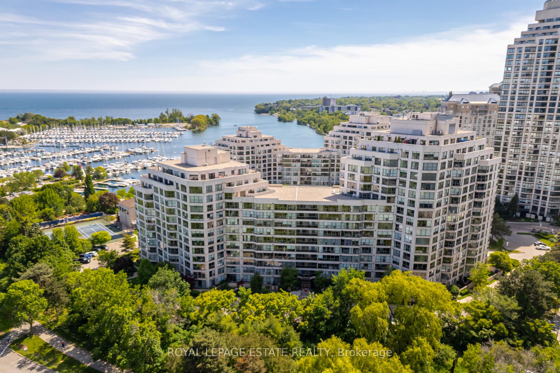 2261 Lake Shore Boulevard W 108, Toronto W06, ON M8V 3X1