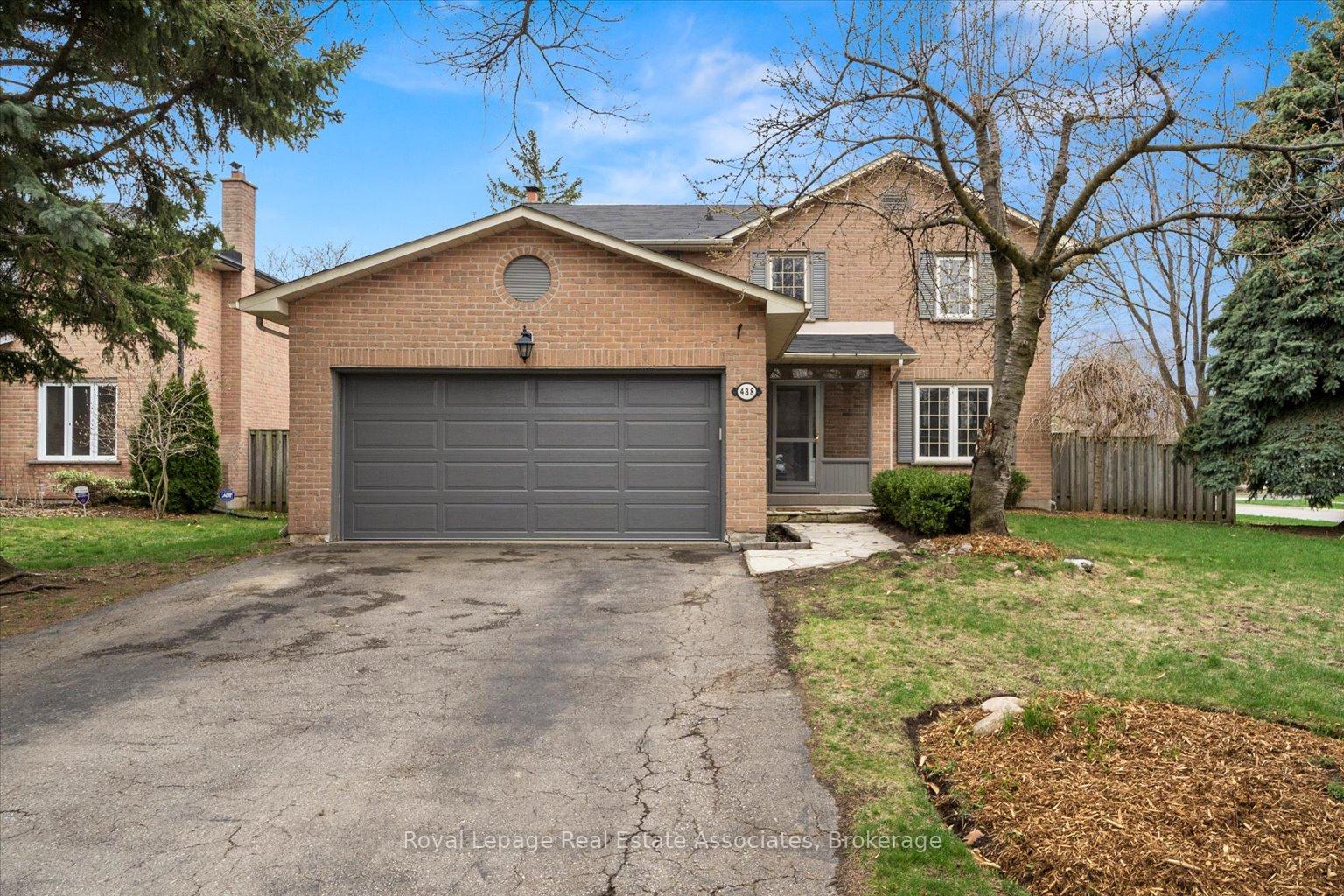 438 Claremont Crescent, Oakville, ON L6J 6K1