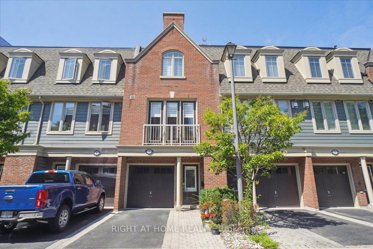 99 Brant Street 7, Oakville, ON L6K 2Z5
