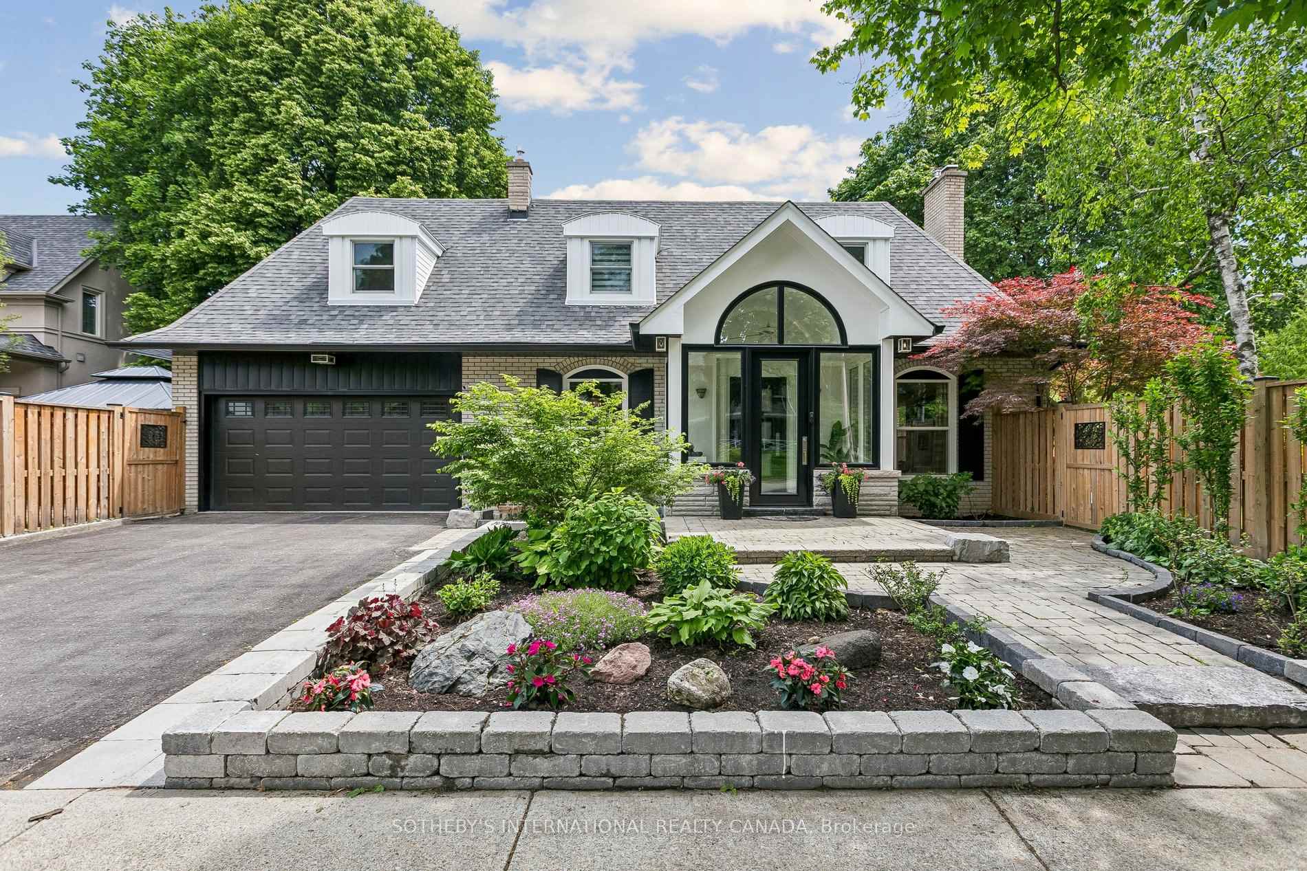 35 Shadwick Drive, Toronto W09, ON M9R 2V6 — Toronto W09, Ontario