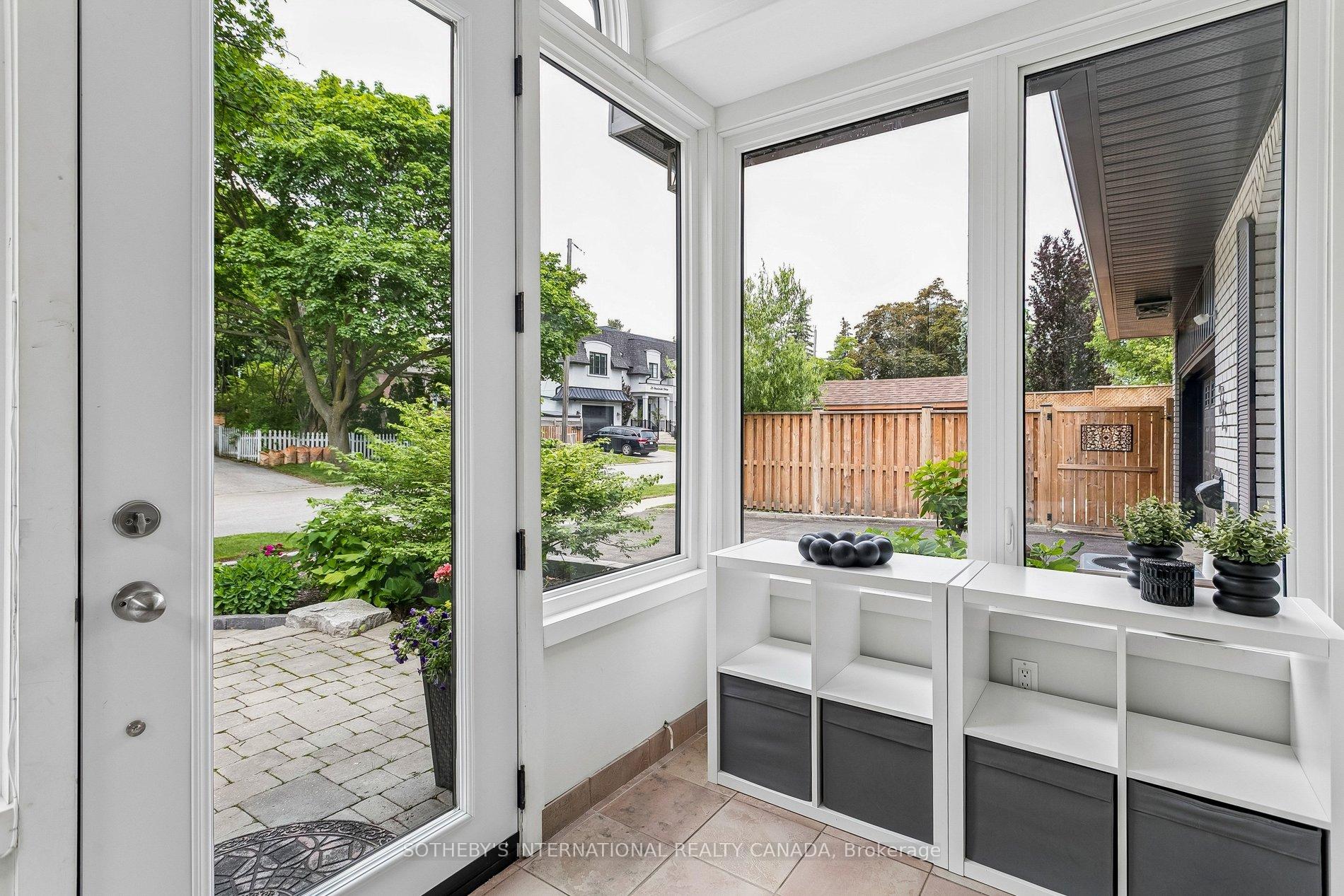35 Shadwick Drive, Toronto W09 — photo 5 of 5