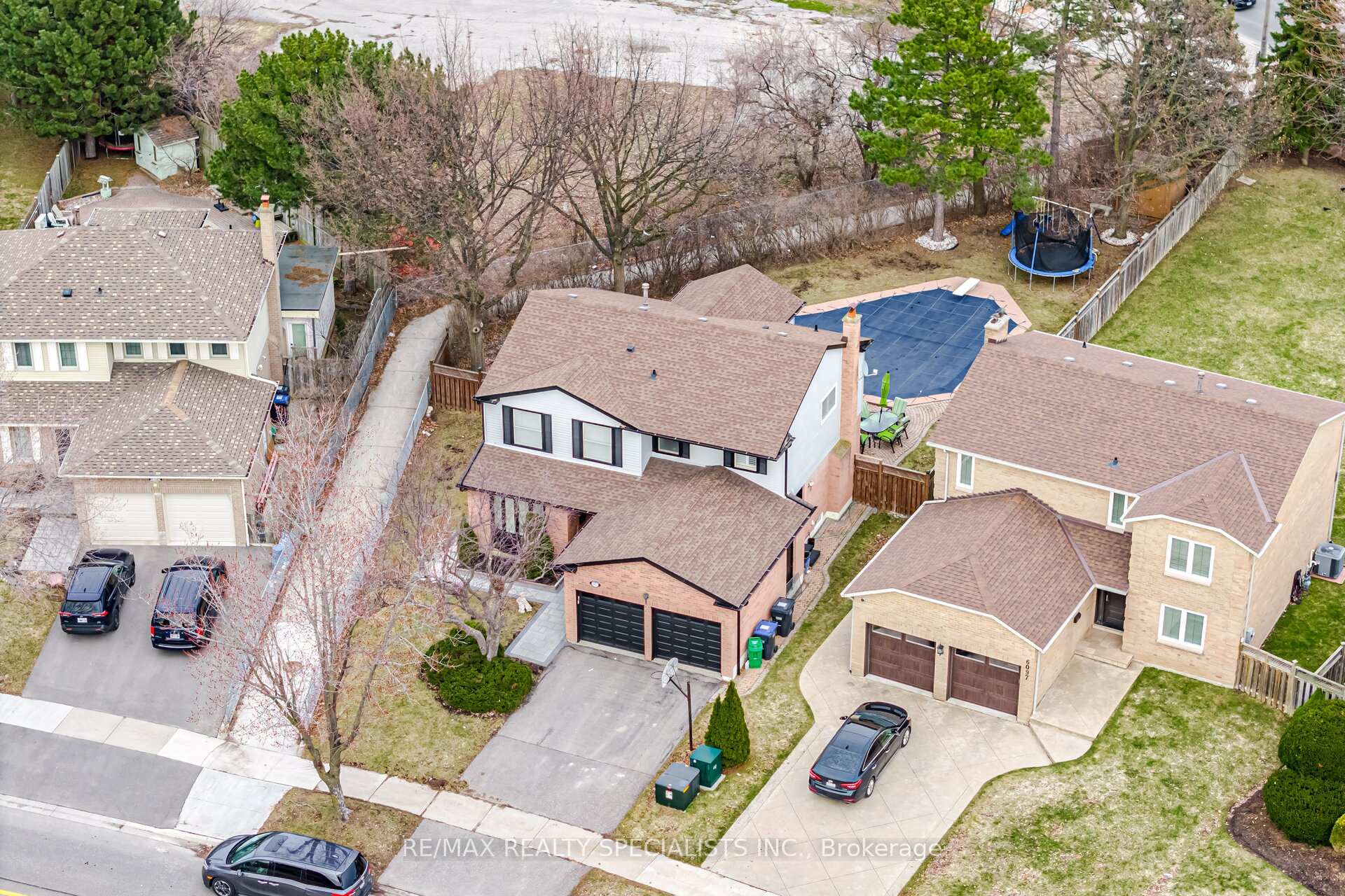 6101 Edenwood Drive, Mississauga, ON L5N 2Y6