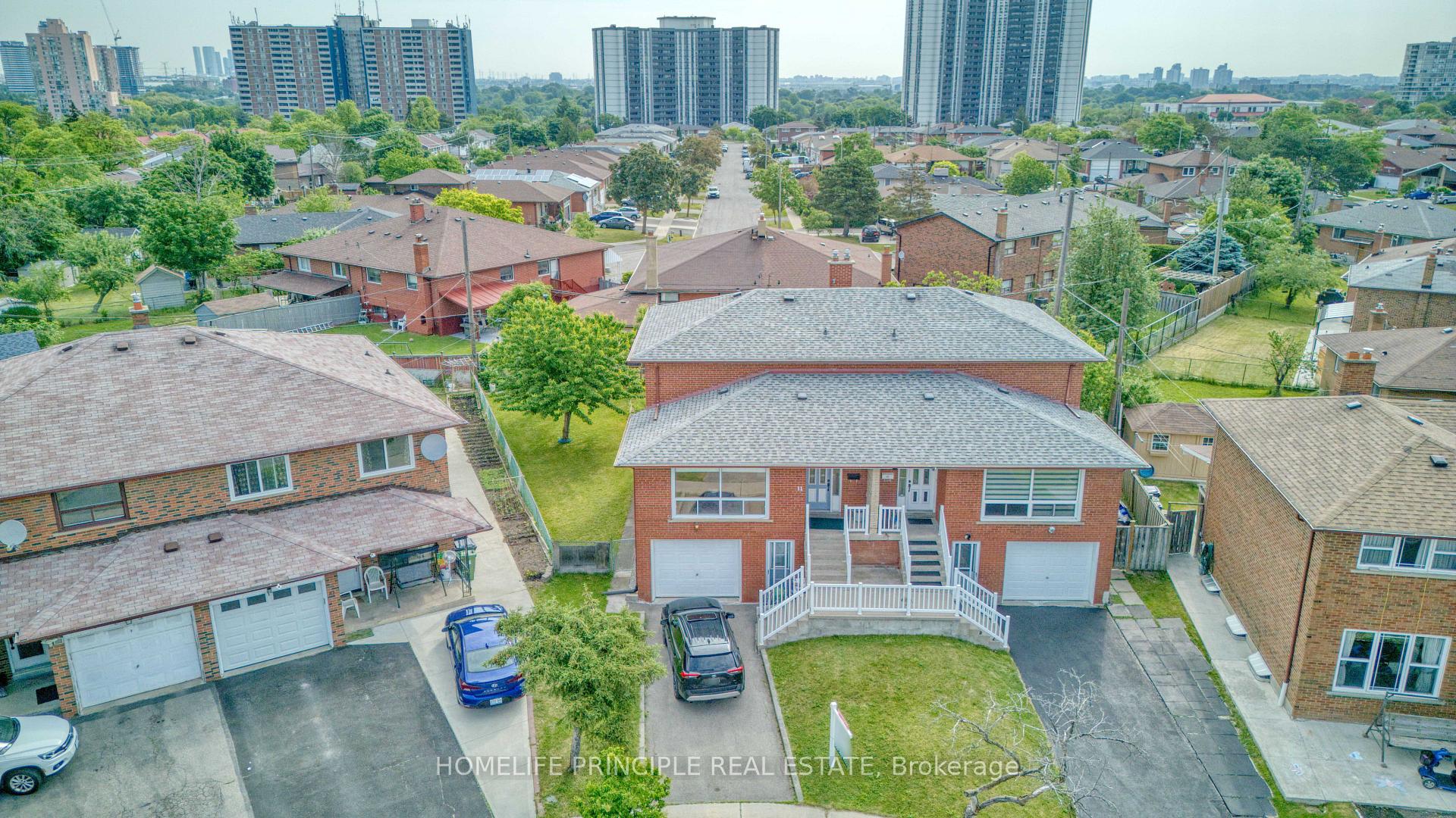 11 Sheila Court, Toronto W10, ON M9V 3M4