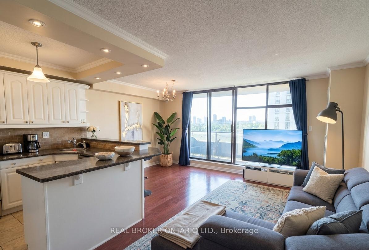 135 Marlee Avenue 1504, Toronto W04, ON M6B 4C6