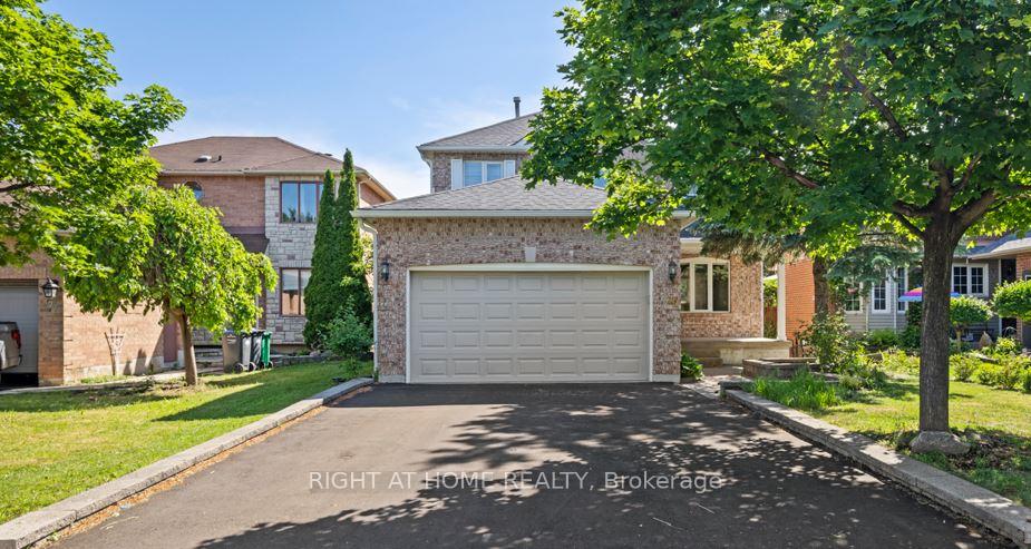 25 Vivians Crescent, Brampton, ON L6Y 4V1