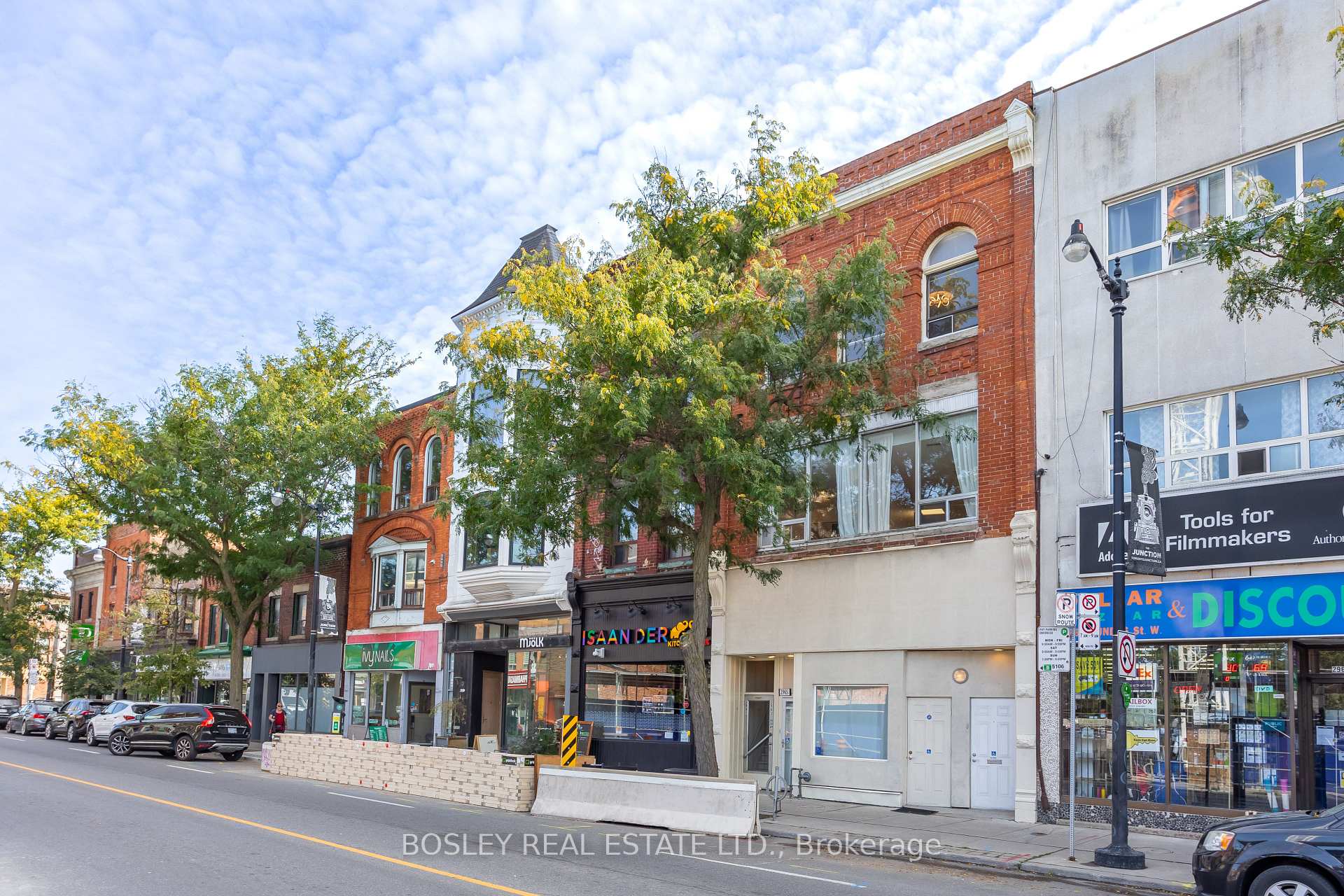 2963 Dundas Street W, Toronto W02, ON M6P 1Z2