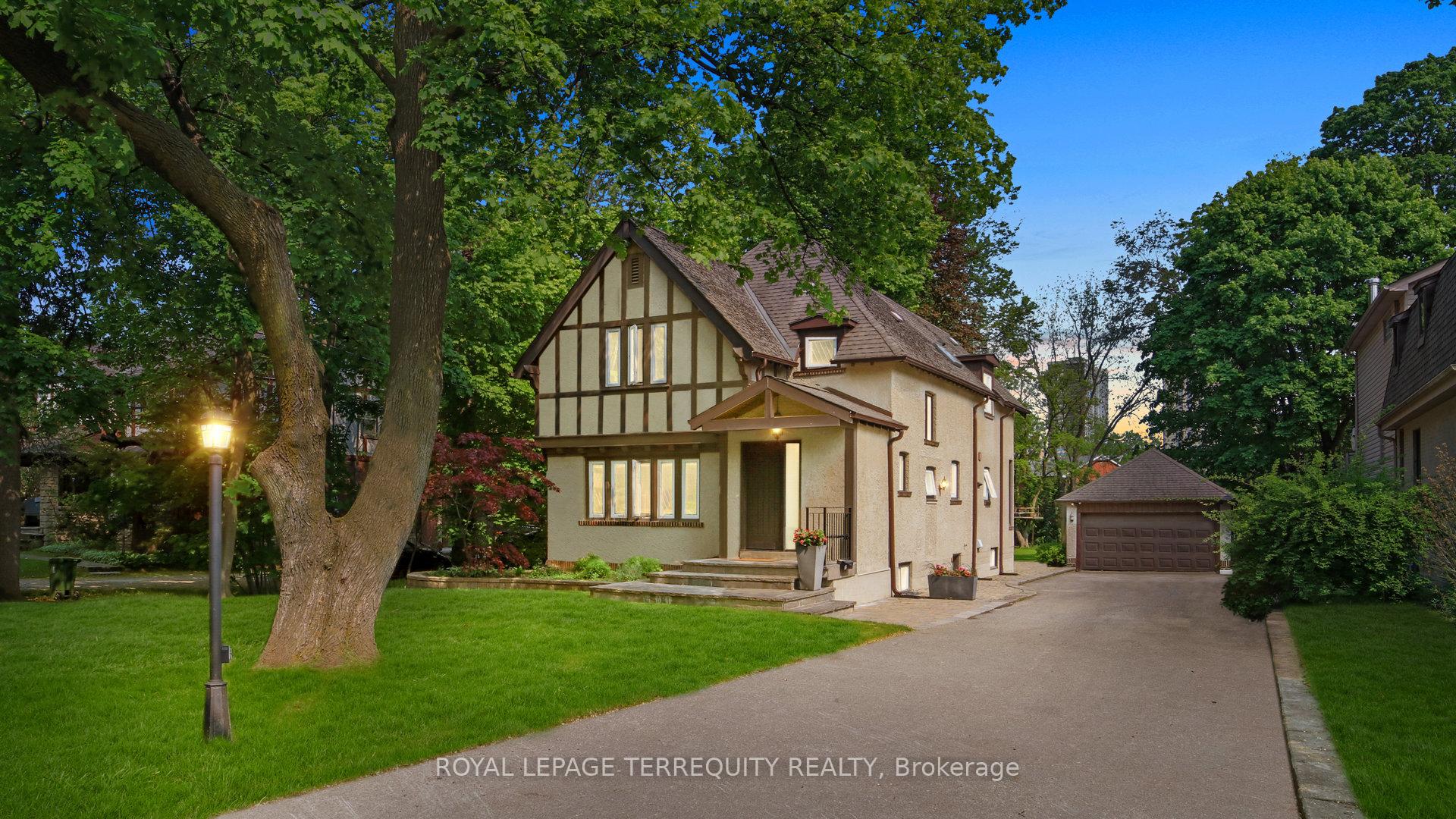 65 Burnhamthorpe Crescent, Toronto W08, ON M9A 1G6