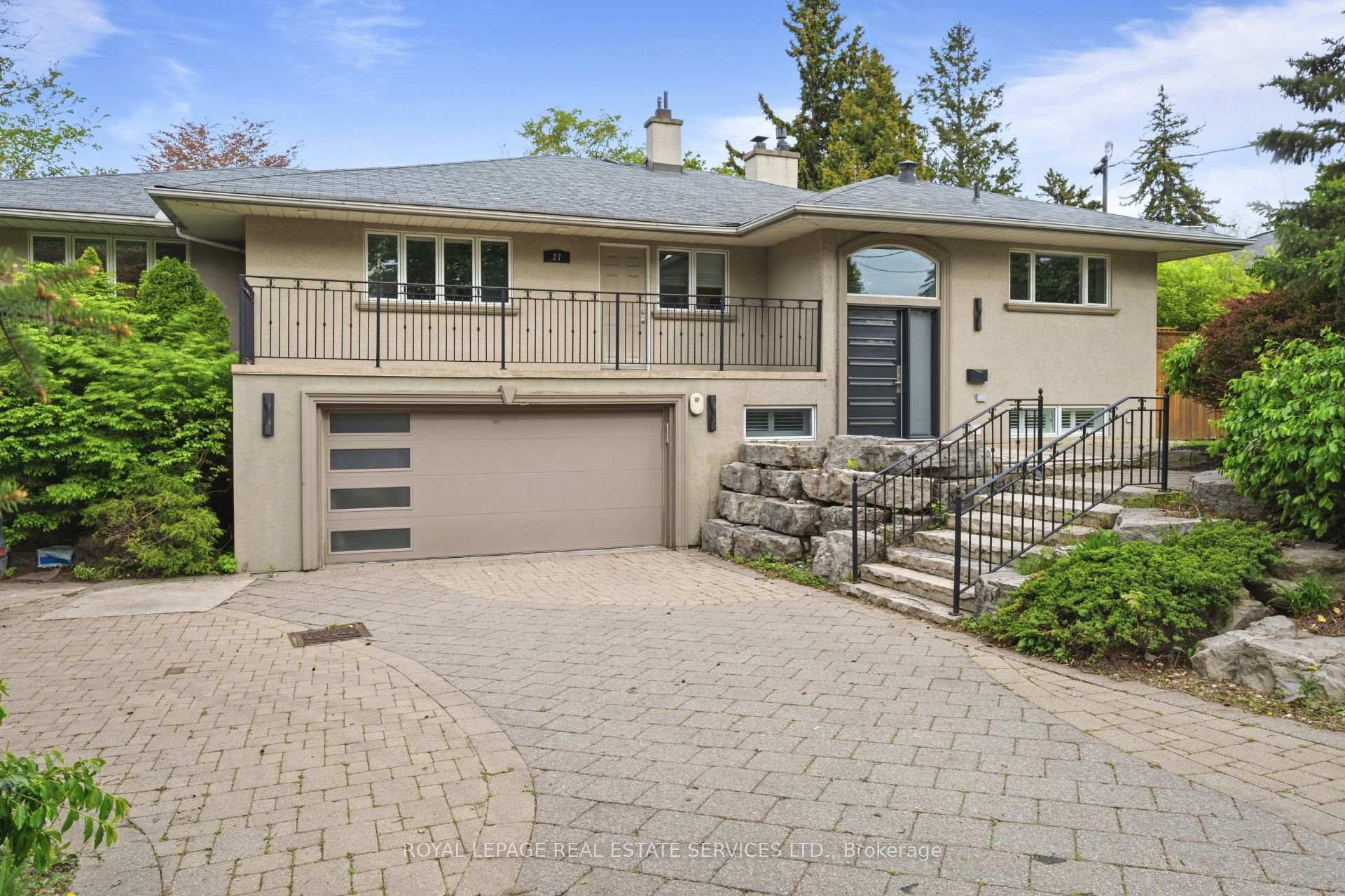 27 Princess Anne Crescent, Toronto W08, ON M9A 2N9